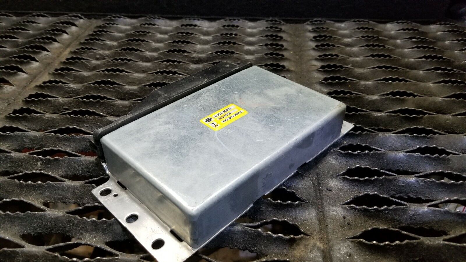 2004-2005 Infiniti G35 ABS Control Module Computer 47851-AC000 OEM N18 - Perfect for Brake System Repairs & Performance Upgrades