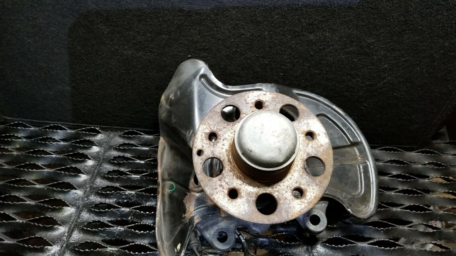 Mercedes CLK350 Front Left Driver Side Spindle Knuckle OEM #82 - Compatible with 2004-2009 Models - Perfect for Suspension Repair & Replacement