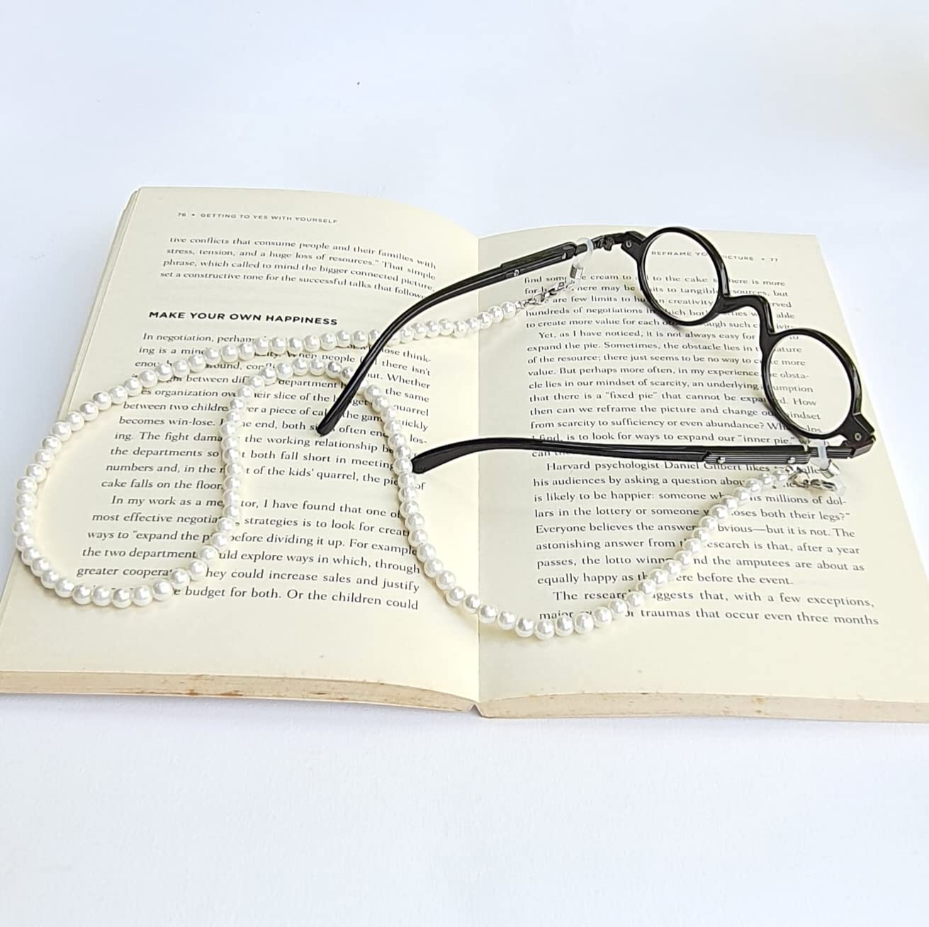 PATCHA Pearl Beaded Glasses Chain for Women - Stylish Eyeglass Holder Necklace, Sunglasses Strap with Adjustable Length - Perfect for Reading, Driving, and Outdoor Activities