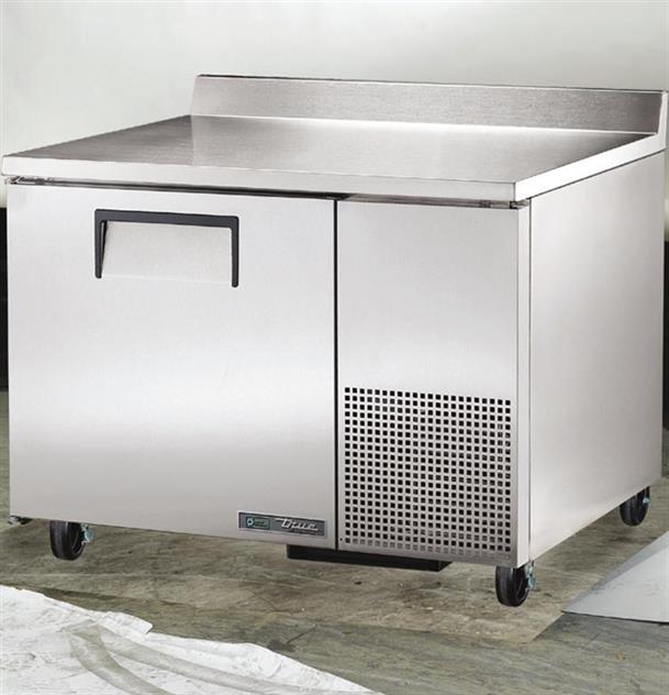 True TWT 44 HC Deep Worktop 44.5 Inch Commercial Refrigerator - 1 Solid Door Stainless Steel Undercounter Fridge for Restaurants, Bars, and Kitchen Use