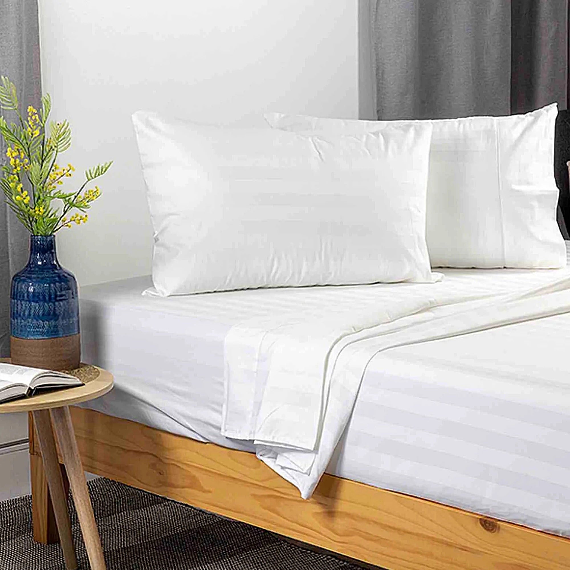 Royal Deluxe NUTRA SLEEP Cooling Pillow with Bacteria Protection - Hypoallergenic & Breathable Memory Foam Pillow for Side, Back & Stomach Sleepers - Perfect for Hot Sleepers, Allergies & Neck Pain Relief