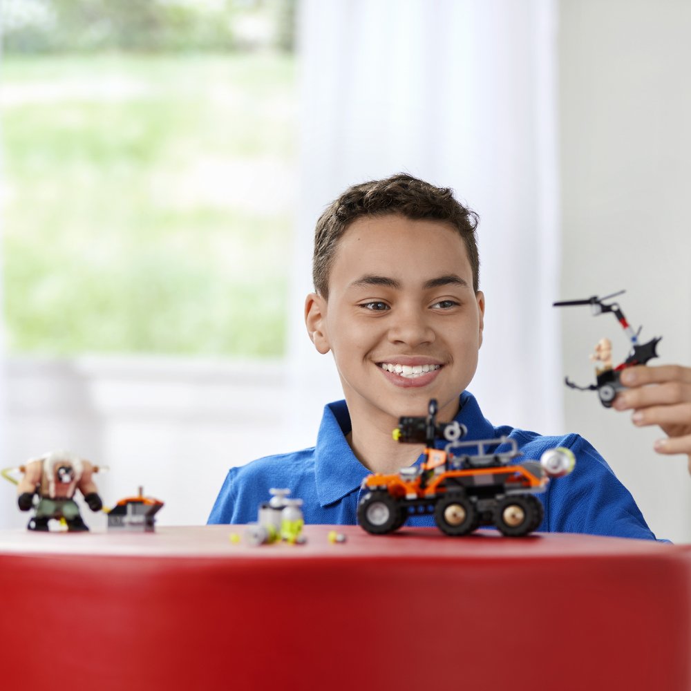 LEGO Batman Movie Bane Toxic Truck Attack 70914 Building Kit (581 Pieces) - Superhero Toy Set for Kids & Collectors - Perfect for Playtime & Display