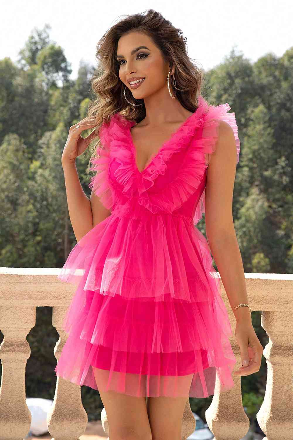 Elegant Ruffled V-Neck Sleeveless Mesh Party Dress for Women - Perfect for Evening Events, Cocktail Parties & Summer Weddings