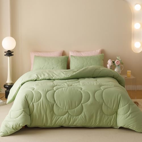 Green Daisy Puff