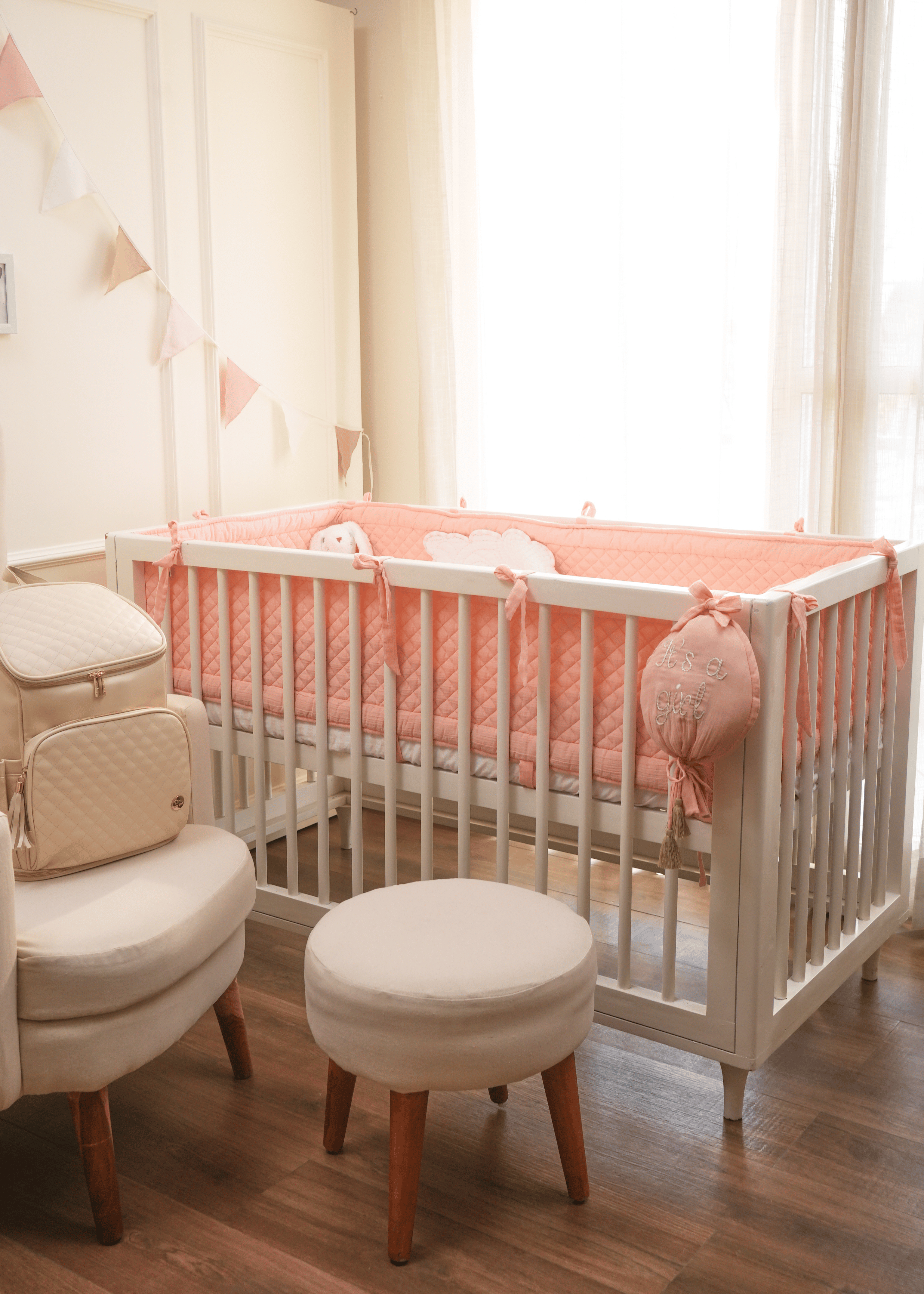 Soft Pink Baby Cot Bumper - Breathable Mesh Crib Bumper for Safe and Comfortable Sleep - Perfect for Nursery, Daycare, and Travel Use