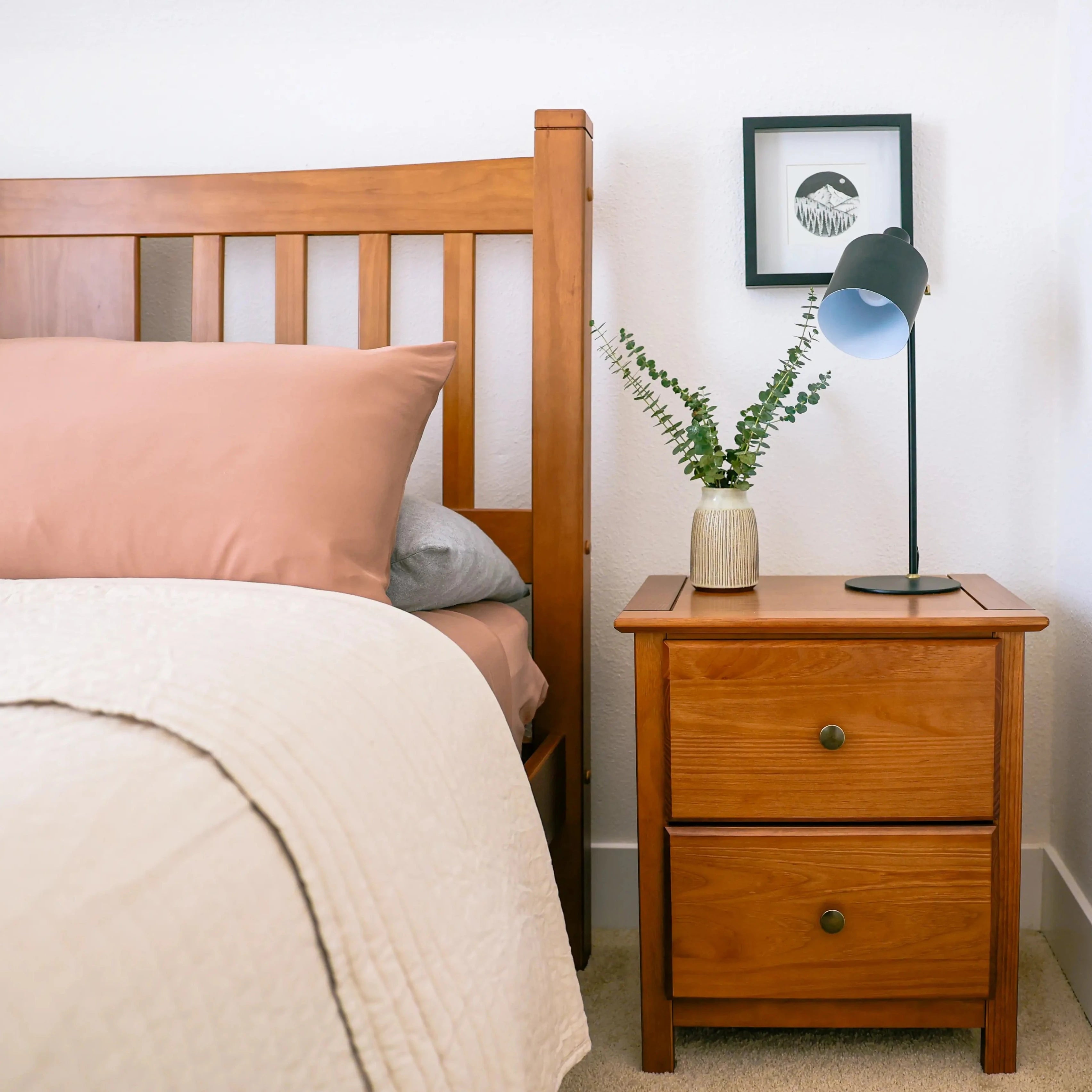 Modern Wooden Shaker 2-Drawer Nightstand - Bedside Table with Storage for Bedroom, Living Room & Guest Room - Compact Nightstand with Smooth Gliding Drawers for Home Decor