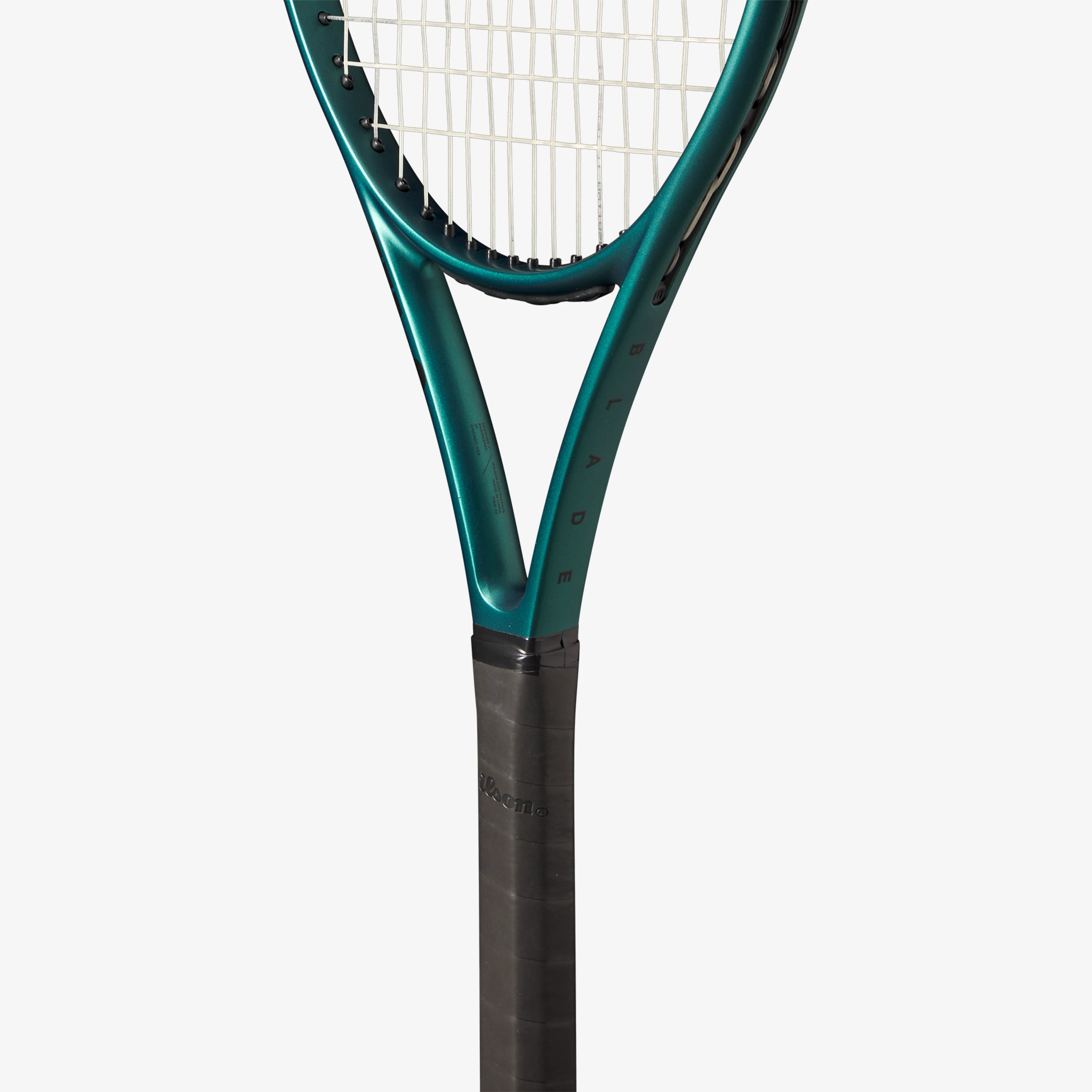 Wilson Blade 26 v9 Junior Tennis Racket - Lightweight Kids Tennis Racquet for Beginners & Youth Players | Perfect for Training, Practice & Junior Tournaments