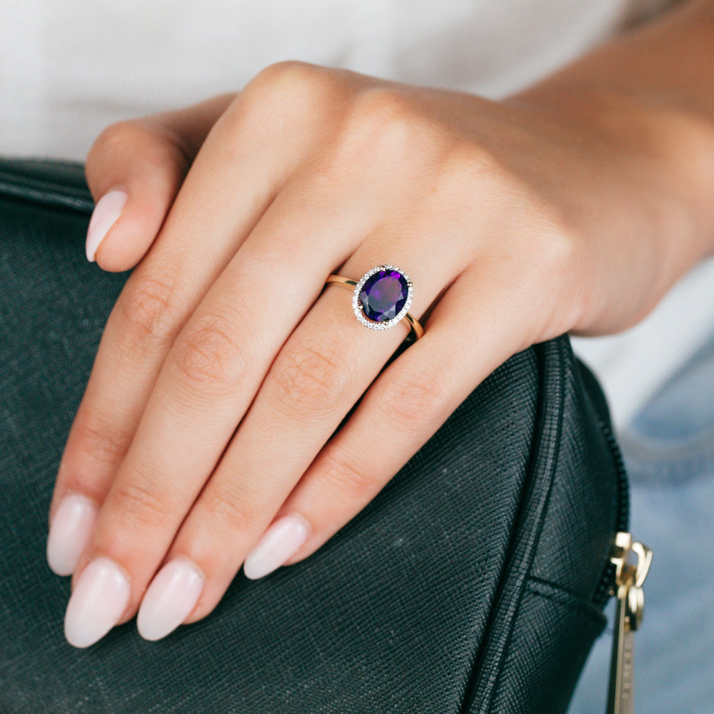9ct Yellow Gold 2.5 Carat Amethyst & 28 Cubic Zirconia Ring for Women - Elegant Purple Gemstone Jewelry for Engagement, Anniversary & Special Occasions