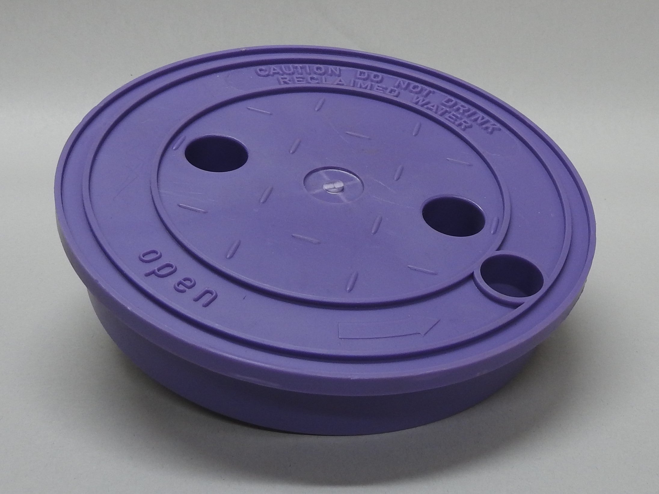 165mm Round Plastic Lid in Lilac - Compatible with HR0690 SVB & 0690VB Containers - Perfect for Food Storage, Meal Prep & Organization