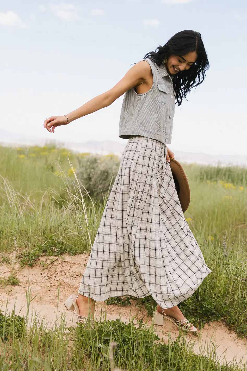 Avril Women's Plaid Maxi Skirt - Classic Tartan Long Skirt with Pockets for Fall & Winter | Perfect for Office, Date Night & Holiday Outfits