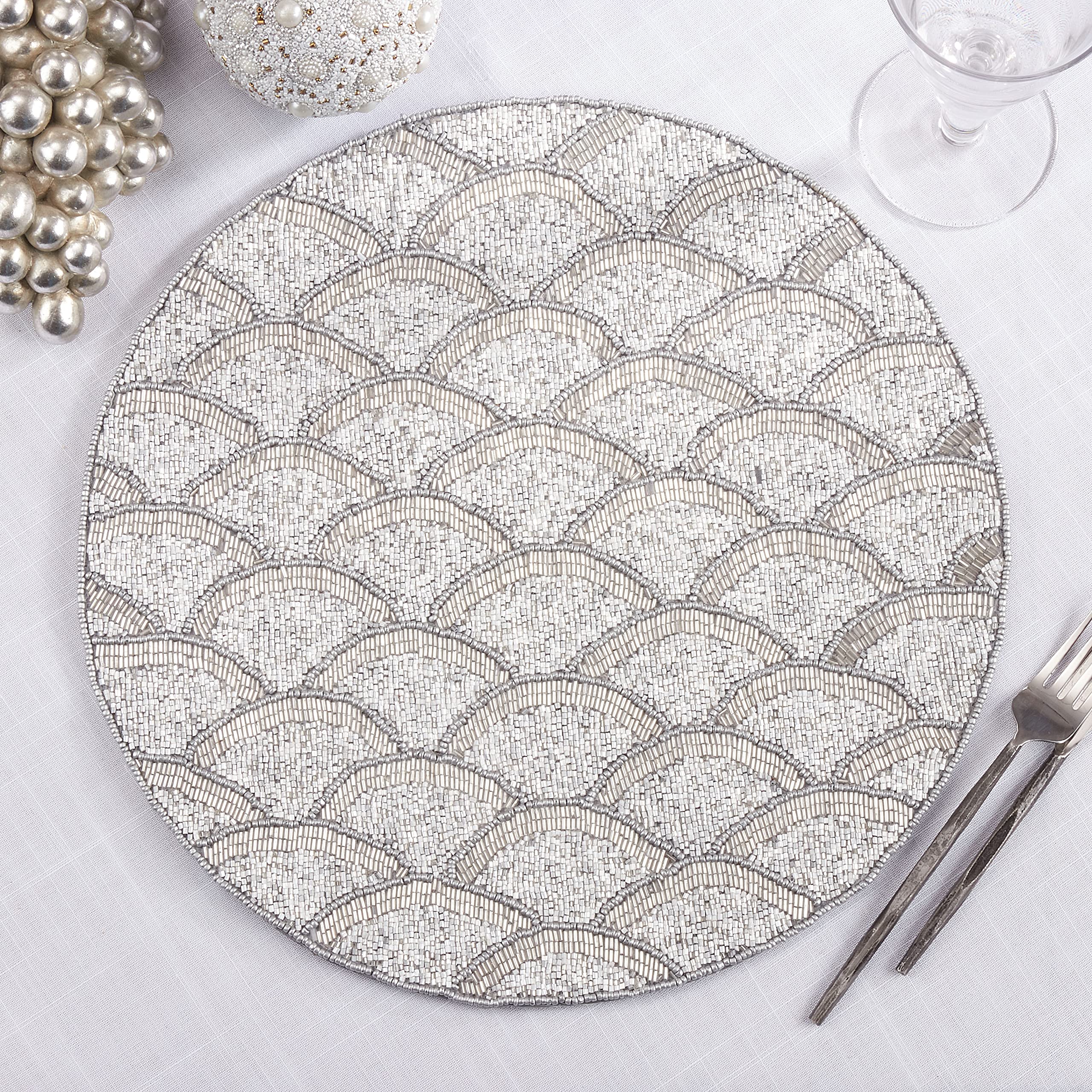 SARO LIFESTYLE Beaded Scallop Placemats Set of 4 - Silver 15 Inch Round Table Mats for Dining, Wedding, Party Decor - Premium Beaded Home Decor (1260.S15R)