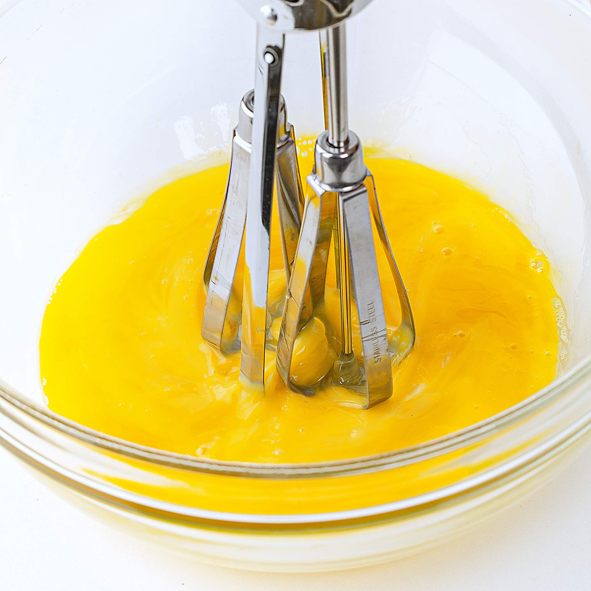 Prepworks by Progressive Egg Beater - Handheld Rotary Egg Whisk for Baking, Cooking & Mixing - Perfect for Scrambled Eggs, Pancake Batter, Cake Frosting & More