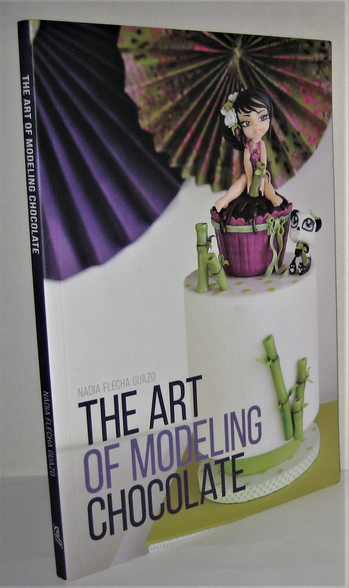 Professional Modeling Chocolate for Cake Decorating - Edible Art Supplies for Bakers & Pastry Chefs - Perfect for Wedding Cakes, Birthday Cakes & Dessert Displays