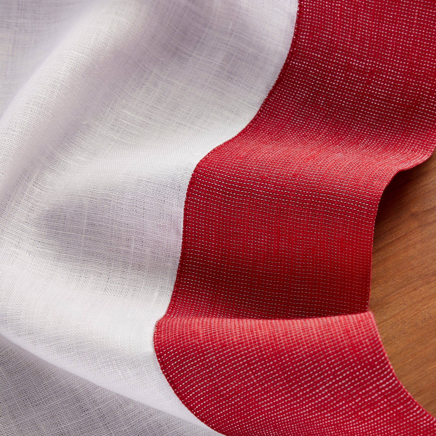 Festive Edge Table Throw - Elegant Holiday Table Runner for Christmas, Thanksgiving & Parties - Perfect for Dining Room Decor & Special Occasions