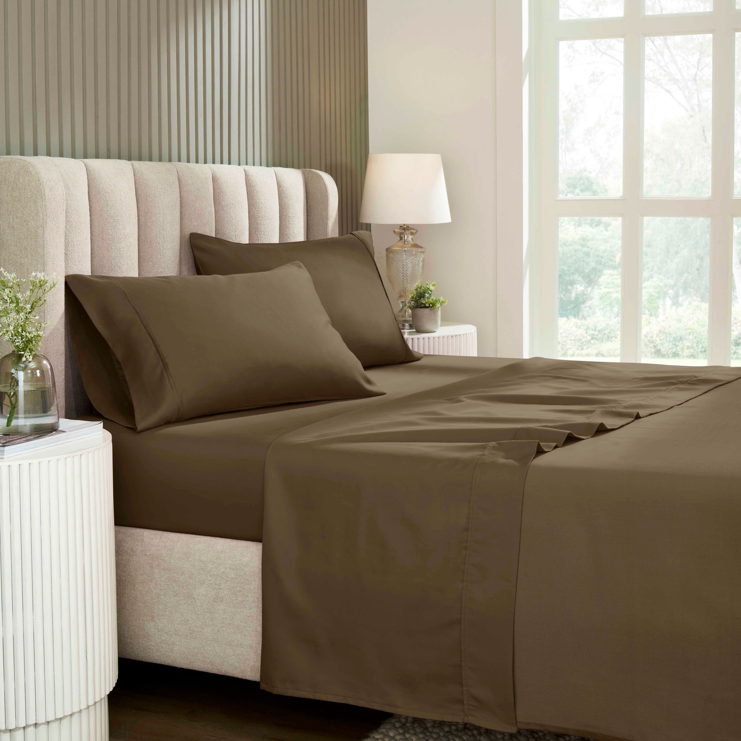 Premium 1200 Thread Count Cotton Rich Solid Deep Pocket Bed Sheet Set - Ultra Soft & Breathable for King/Queen Size Beds - Perfect for Home, Hotel, or Guest Room Comfort