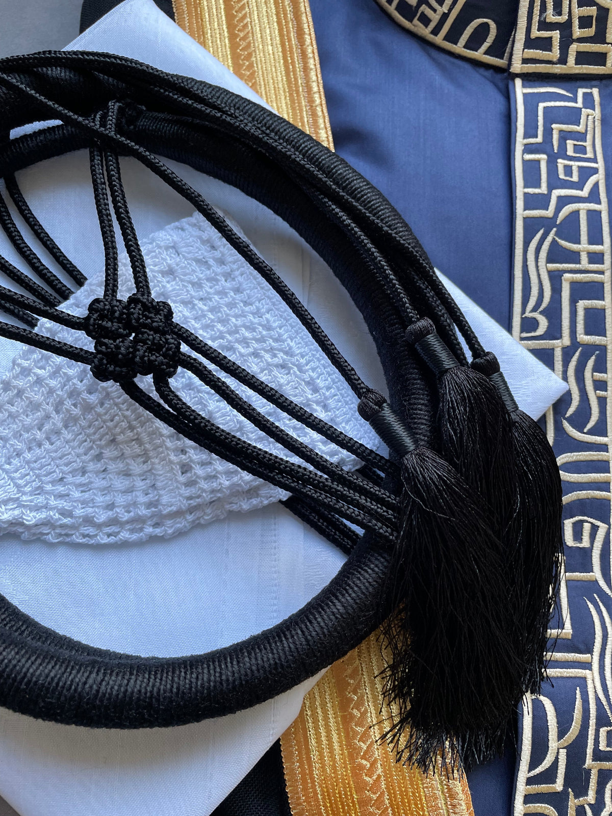 Men's Blue Thobe with Gold Embroidery 5-Piece Set - Traditional Islamic Robe for Eid, Wedding & Special Occasions