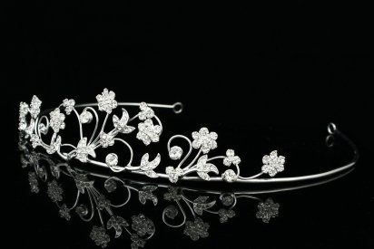 Sparkling Rhinestone Crystal Flower Tiara Crown for Pageant, Bridal, Wedding & Prom | Elegant Hair Accessory for Brides, Pageant Queens & Special Occasions