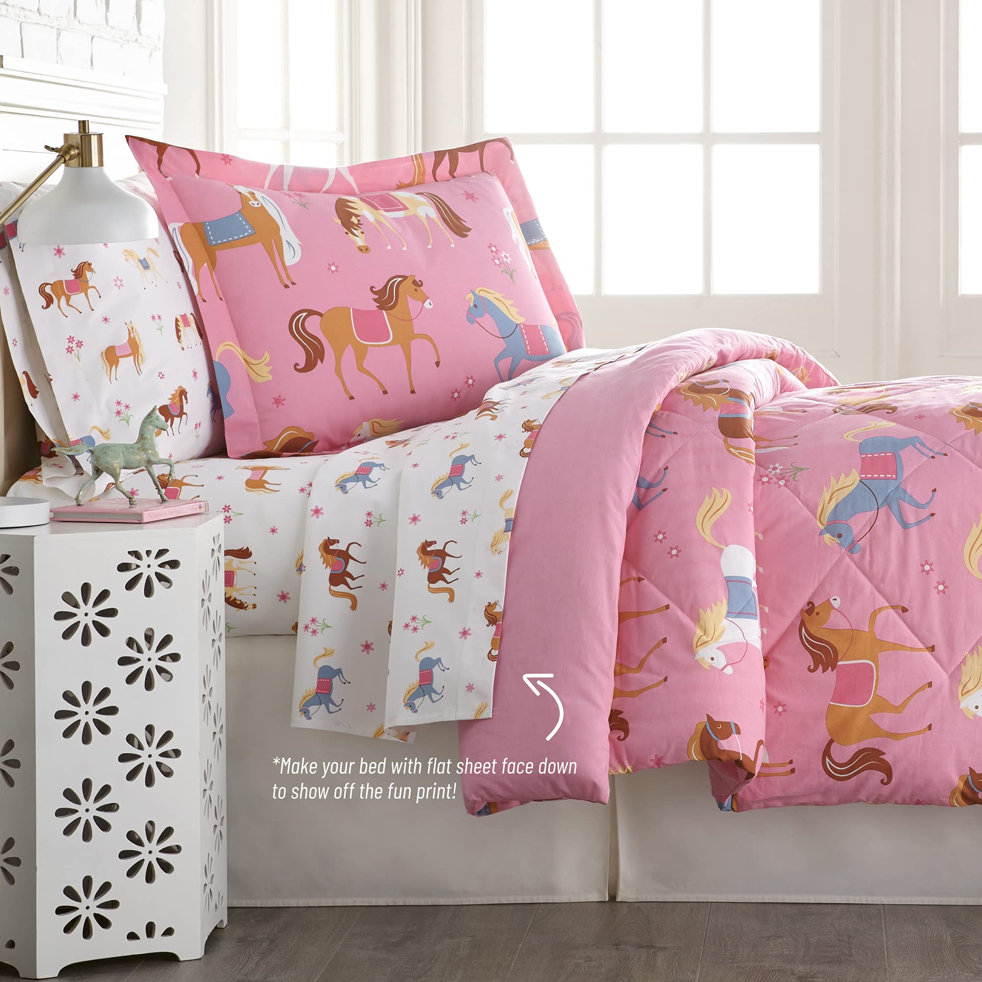 Wildkin Plush Blanket Set - 5 Piece Twin Bed in a Bag with Super Soft Cotton - Horse Design for Kids & Teens - Perfect for Bedroom, Dorm Room & Sleepovers