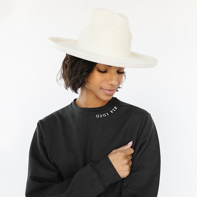 Gigi Pip Women's Cozy Sweatshirt | Soft Fleece Pullover for Casual Wear & Loungewear | Perfect for Fall & Winter Outfits