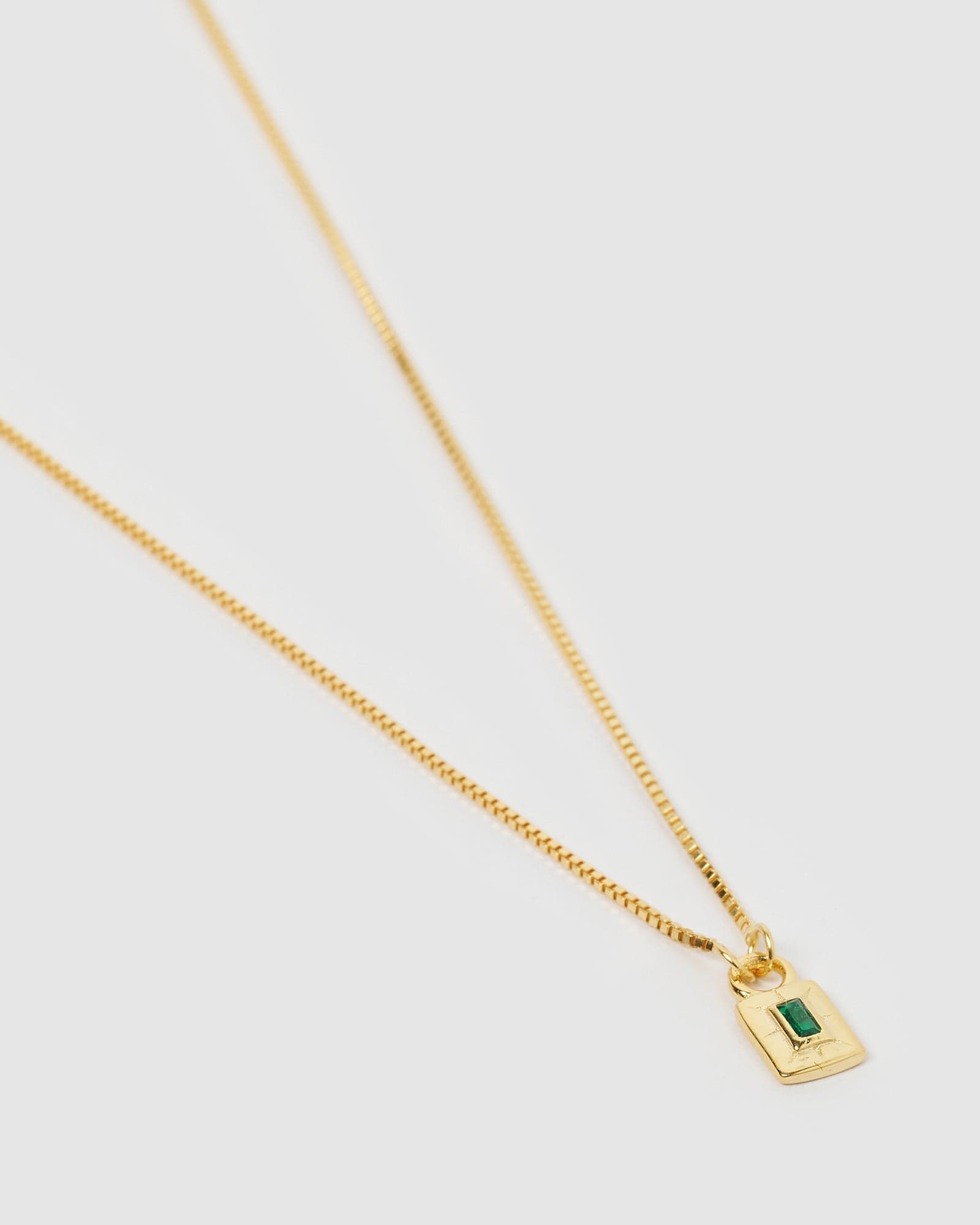 Izoa Cairo Gold Green Necklace for Women - Elegant Statement Jewelry for Parties, Weddings & Special Occasions