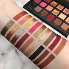 AHDAM 18-Color Rose Gold Eyeshadow Palette with Highly Pigmented Shimmery Shades & 7 Pink Makeup Brushes Set (Pack of 8) - Perfect for Party, Wedding, and Night Out Makeup Looks