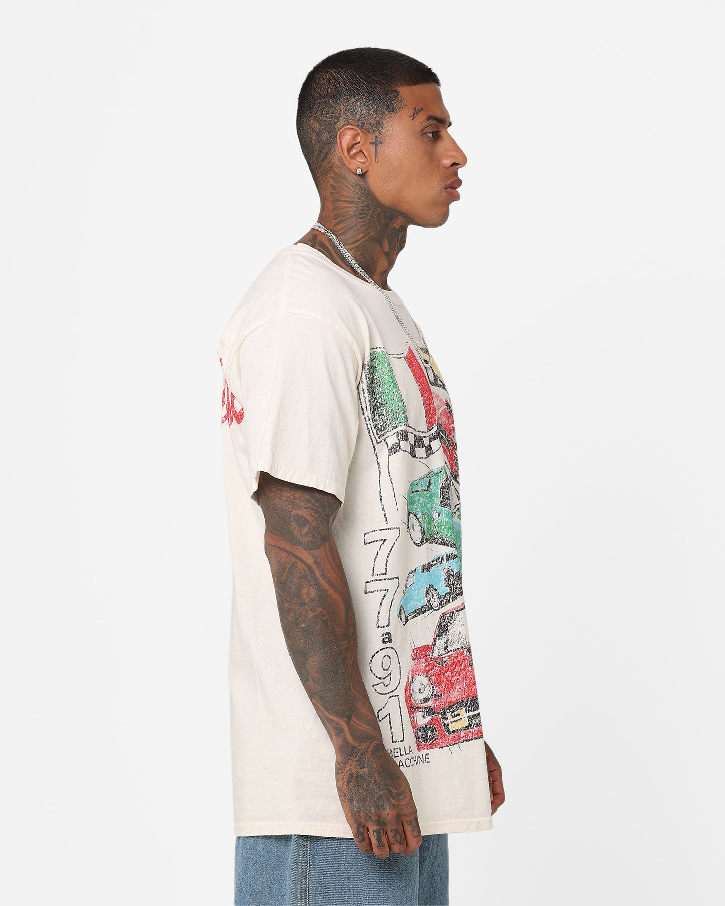 Vintage American Thrift Bella Macchine T-Shirt - Off White Retro Style for Men & Women - Perfect for Casual Wear, Outfits, and Vintage Fashion Lovers