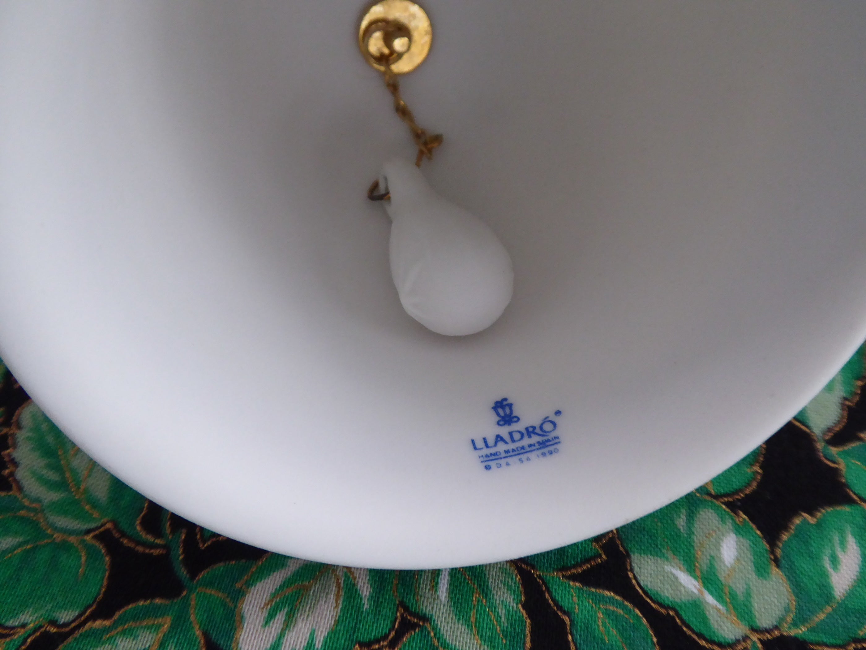 Lladro Christmas Bell 1991 - Nativity Snow Scene with Lavender Christmas Star - Annual Collectible Holiday Ornament in Original Box - Perfect for Christmas Tree Decorations & Holiday Gift Giving