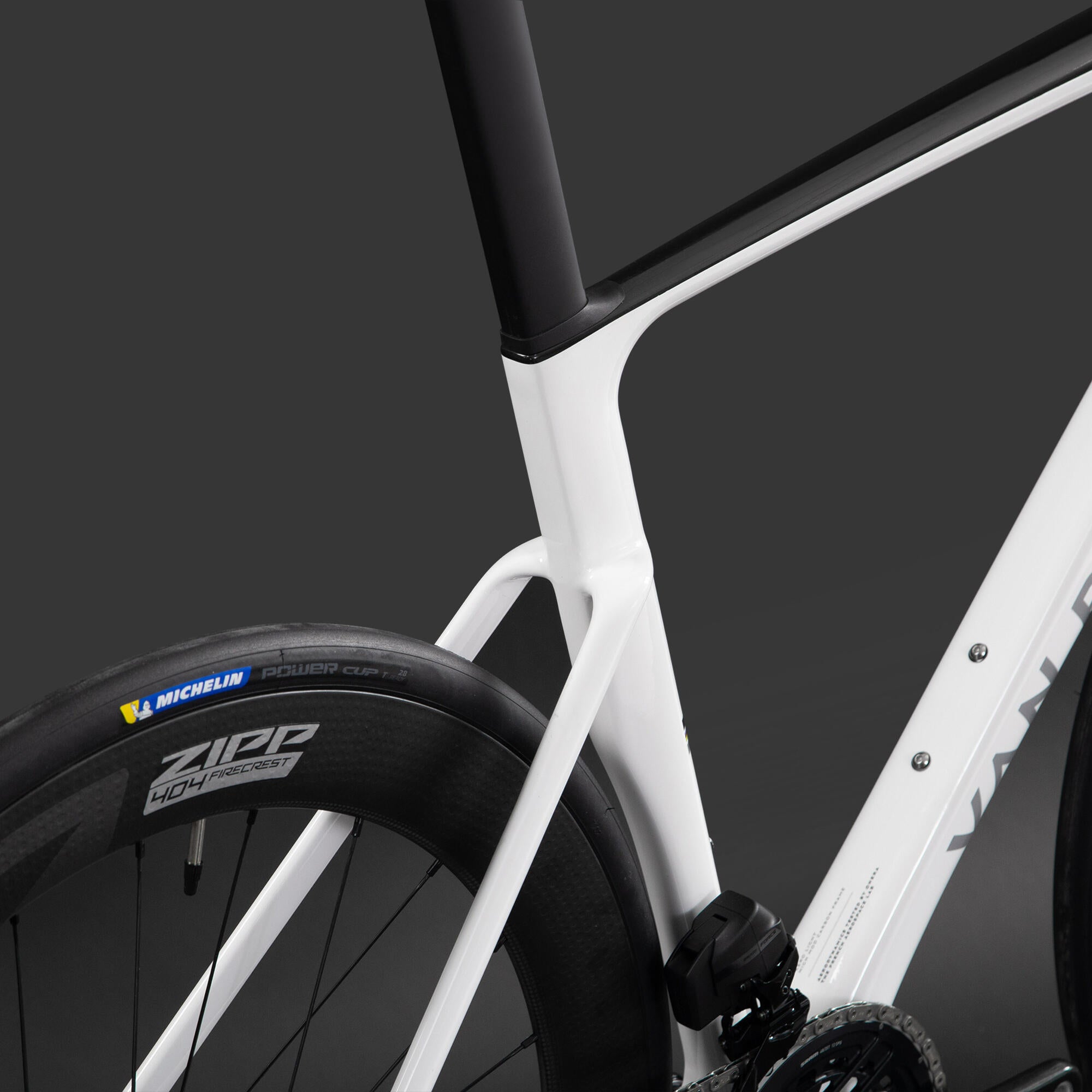 Van Rysel RCR Force AXS Road Bike - Lightweight Carbon Frame, Wireless Shifting - Perfect for Racing & Endurance Cycling
