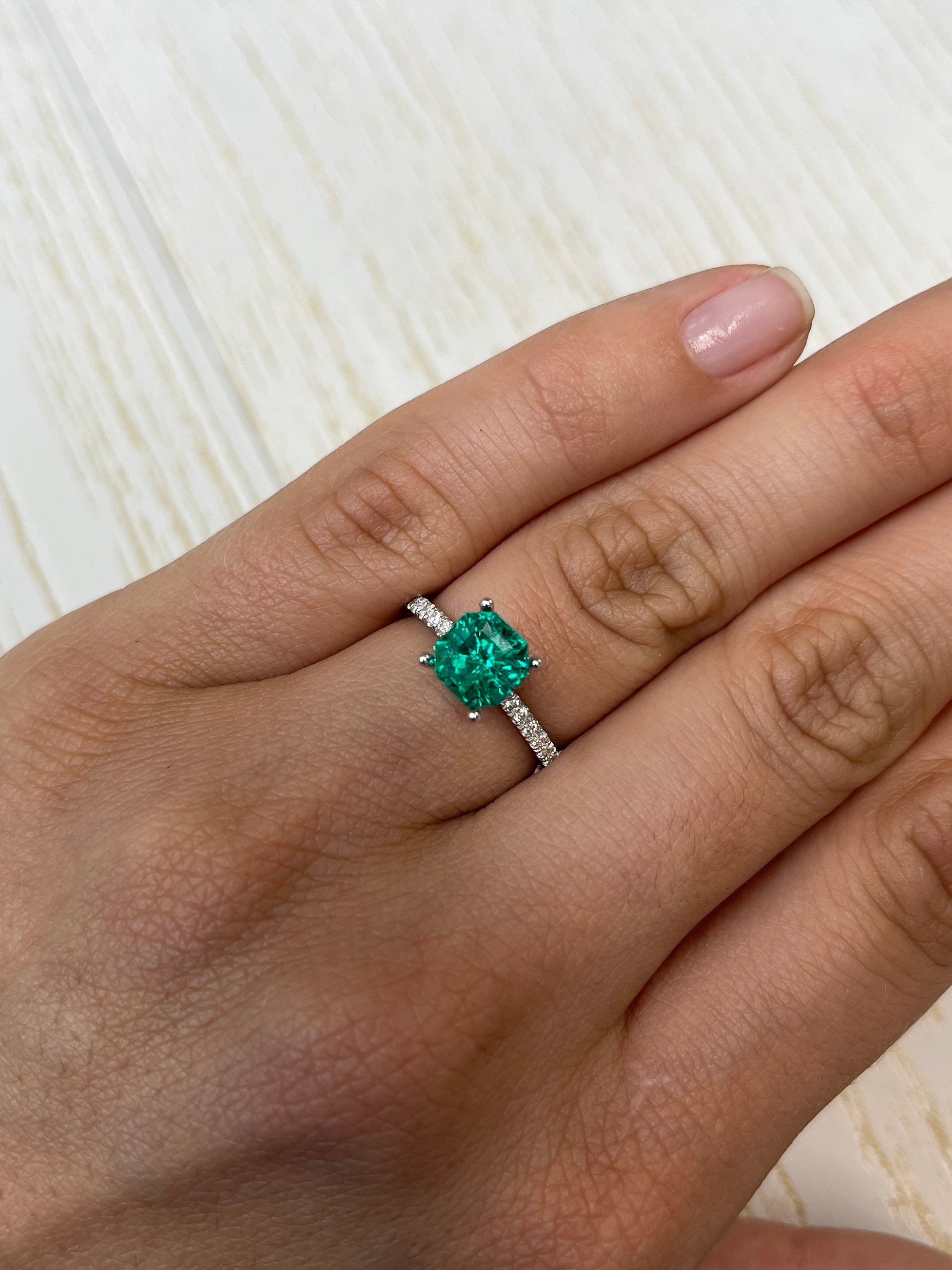 1.80 Carat 7.3x7.3mm AAA+ Muzo Green Asscher Cut Natural Colombian Emerald Loose Gemstone for Engagement Rings & Fine Jewelry Making