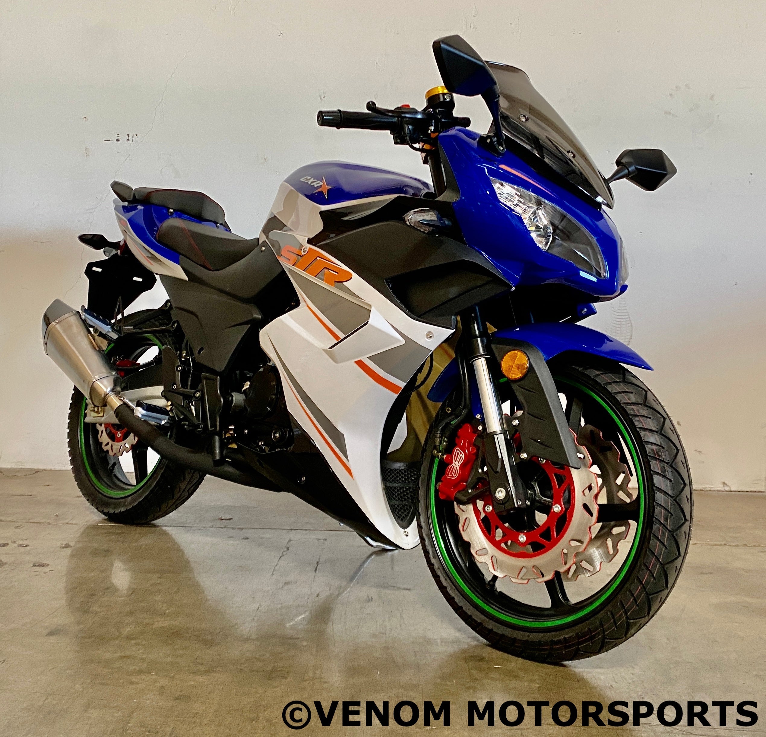 Venom X22R 250cc 5-Speed Motorcycle - Open Box Sale | Perfect for Commuting & Off-Road Adventures