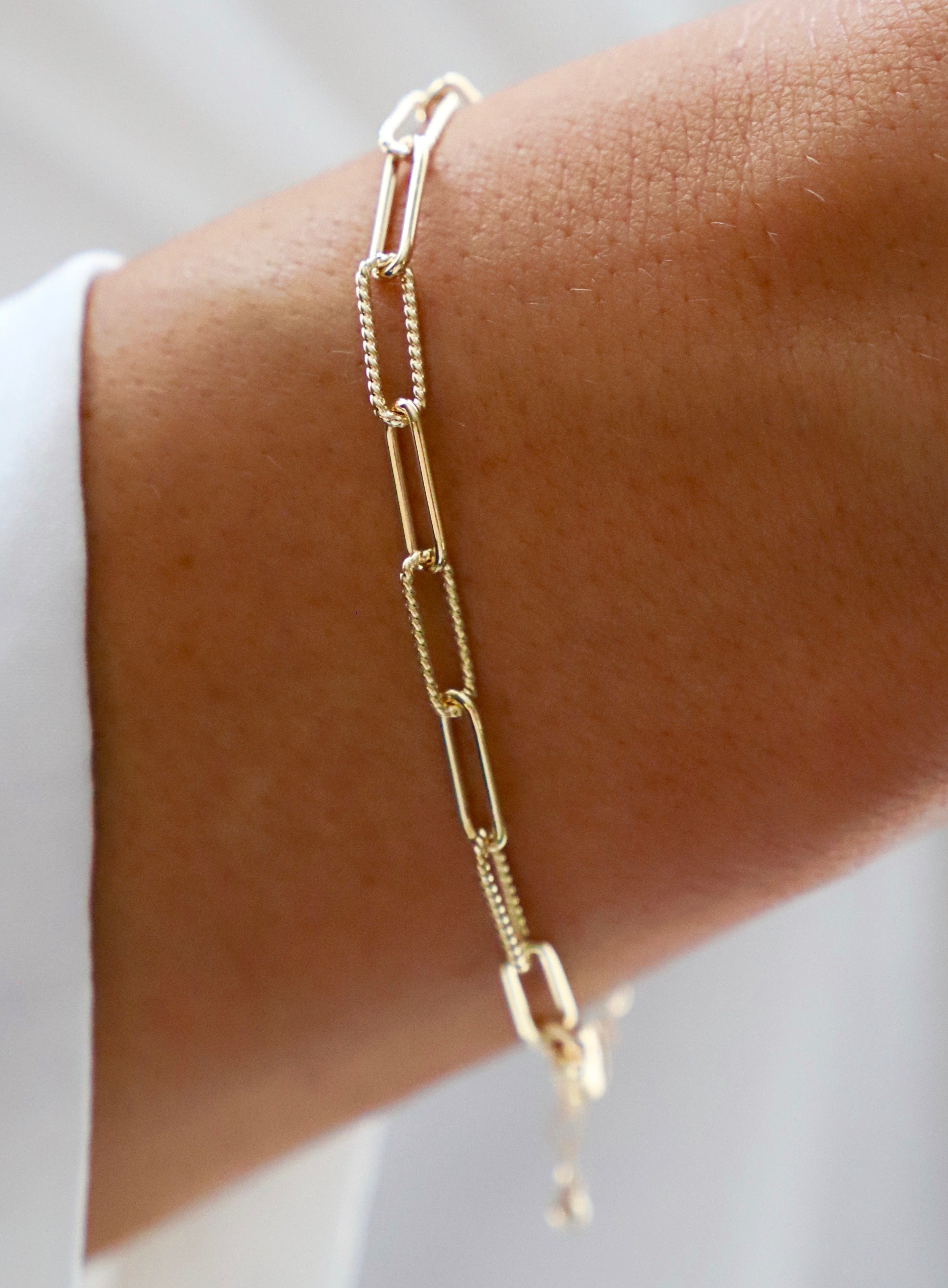 Cecilia Chain Bracelet for Women - Elegant Gold & Silver Layered Bracelet - Dainty Minimalist Jewelry Gift for Her - Perfect for Everyday Wear, Parties & Special Occasions