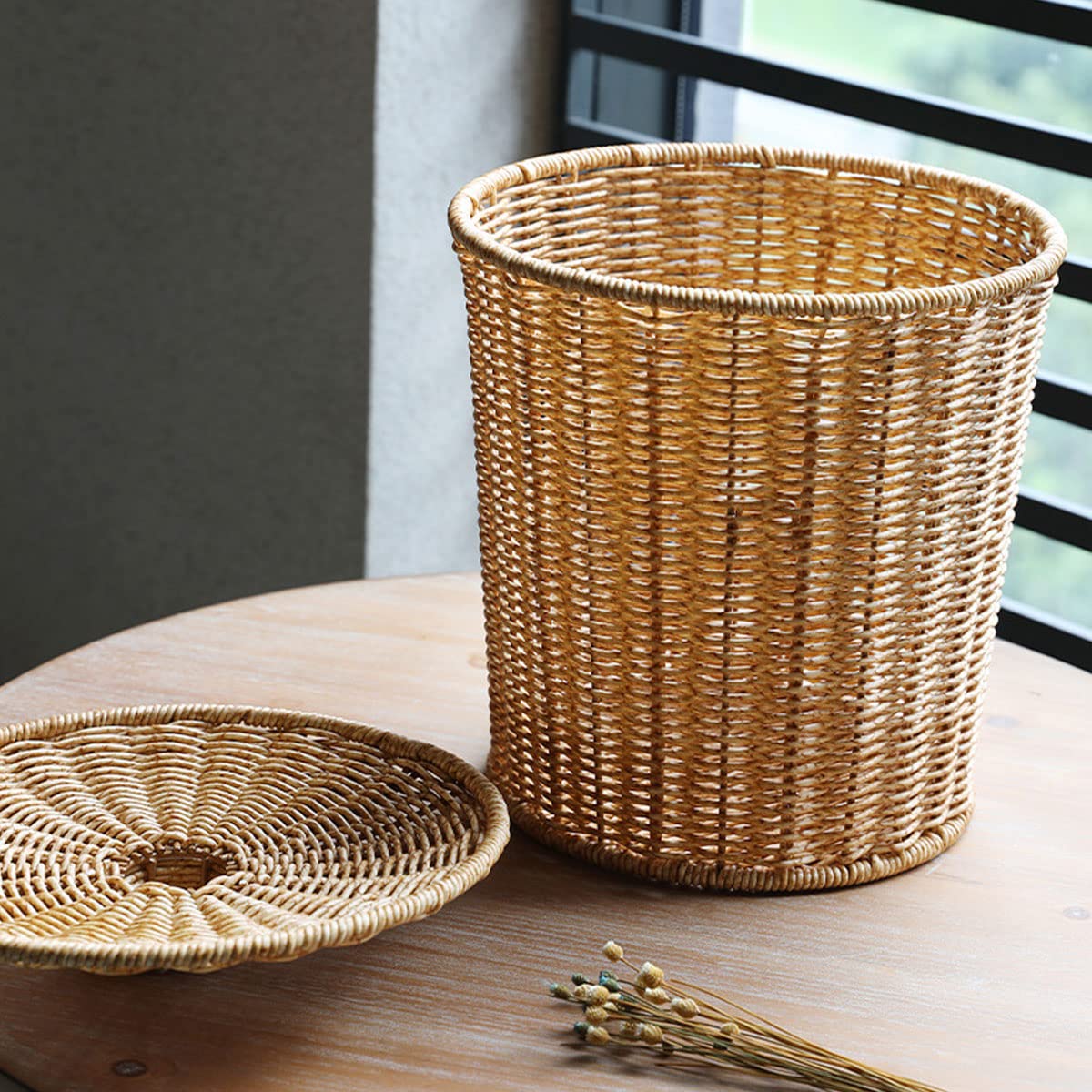 Khaki Round Storage Basket with Lid - Creative Rattan Style Organizer for Home, Office & Bathroom - Multipurpose Storage Bucket for Sundries & Closet Organization (Brown)