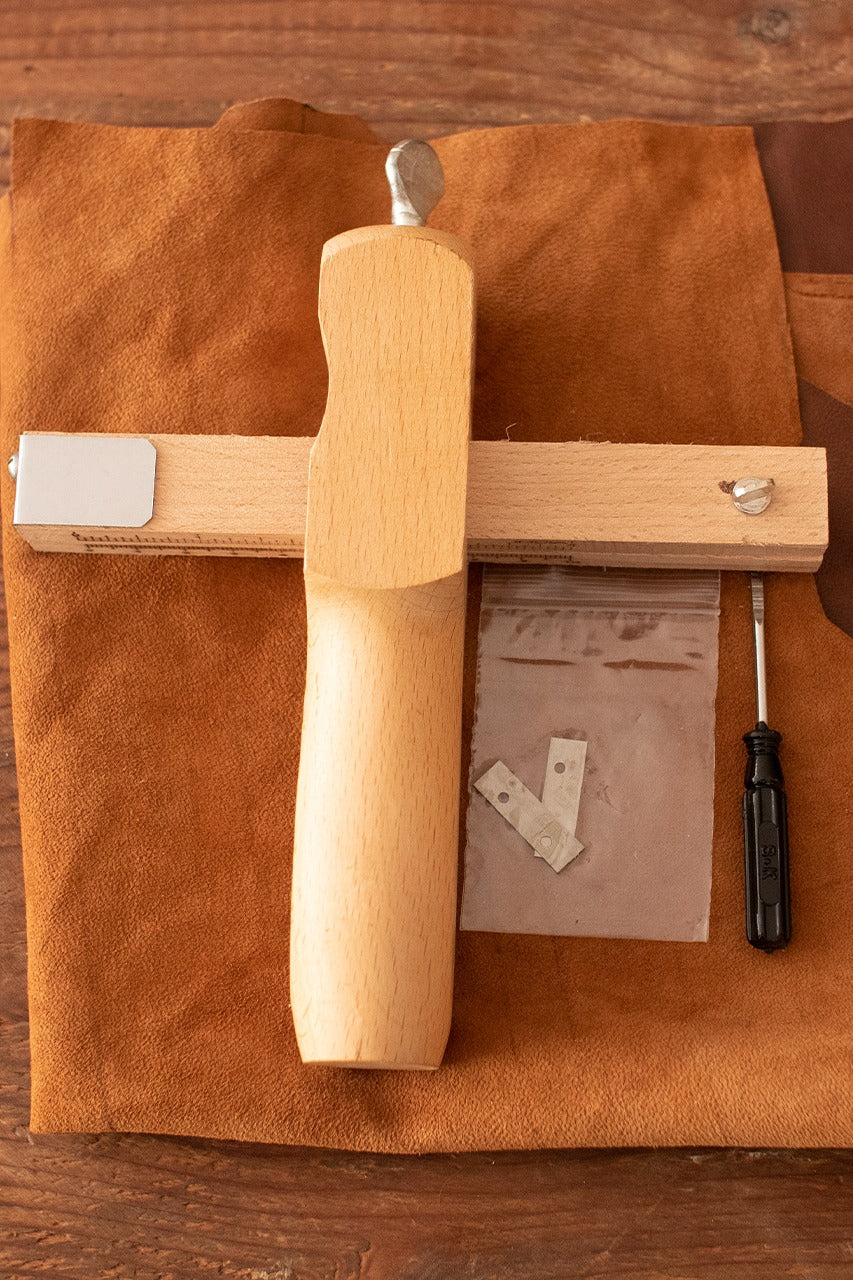 Eco-Friendly Strap Cutter - Heavy Duty Utility Knife for Packaging, Shipping & Warehouse Use - Perfect for Cutting Straps, Bands & Packaging Materials