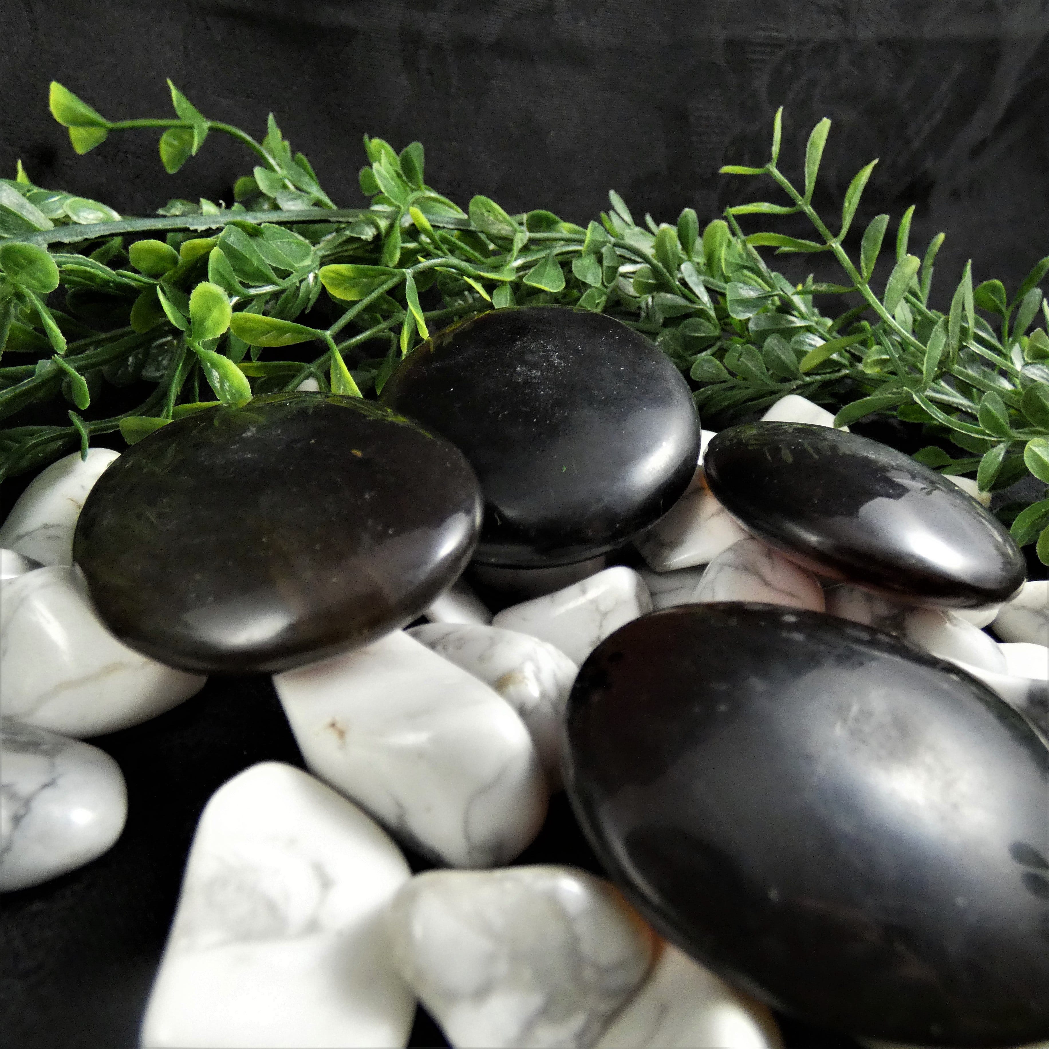 Natural Amber Worry Stones for Anxiety Relief - Handcrafted Healing Stones for Stress & Relaxation - Perfect for Meditation, Yoga, and Mindfulness Practices