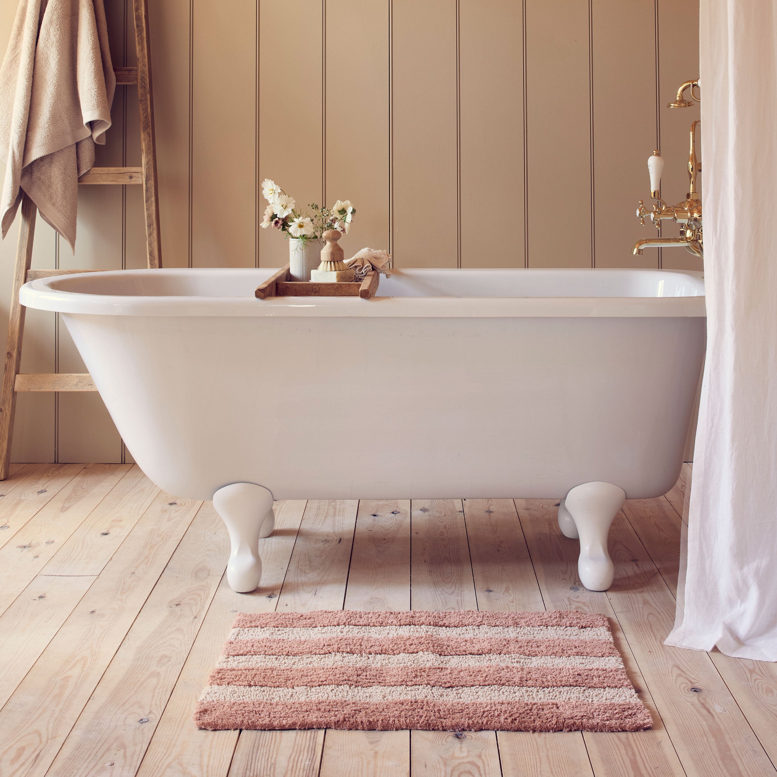 Sand Shell Pembroke Stripe Cotton Bath Mat - Soft Absorbent Non-Slip Bathroom Rug for Shower, Tub & Vanity Area - Coastal Beach House Decor