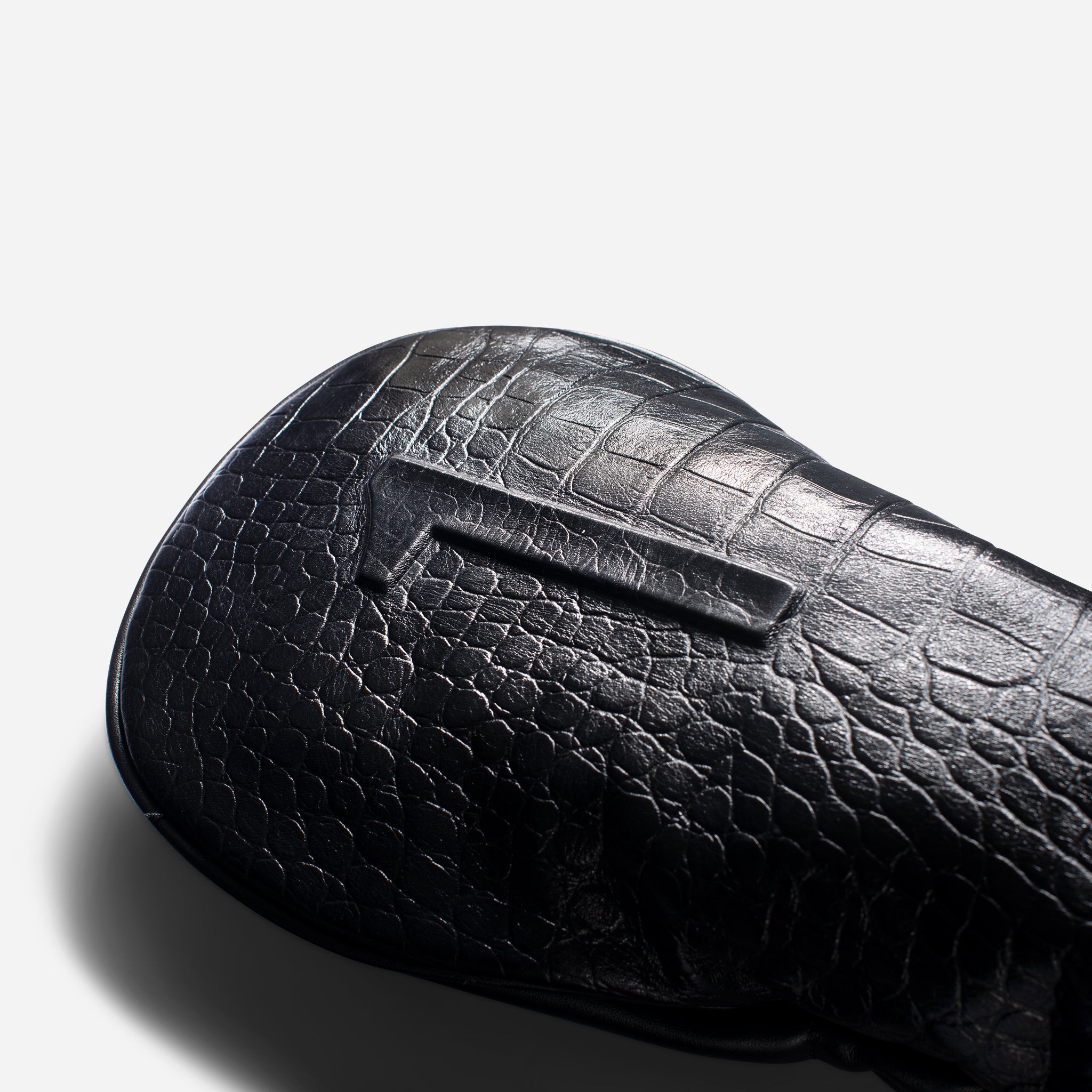 Premium Luxury Embossed Golf Club Headcover - Stylish Protection for Drivers, Woods & Hybrids on the Course