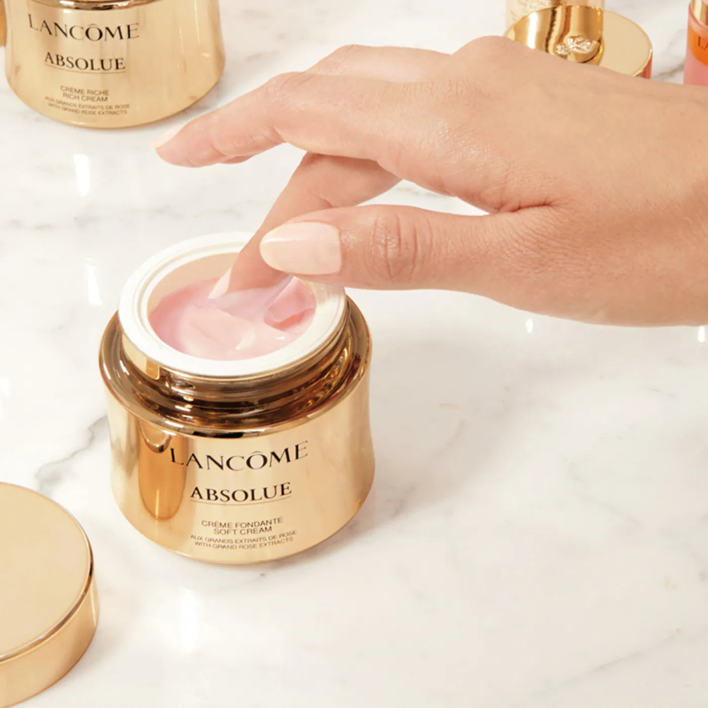 Lancôme Absolue Revitalizing & Brightening Soft Cream with Grand Rose Extracts 60ml - Anti-Aging Face Moisturizer for Dry Skin, Hydrating & Glowing Complexion - Perfect for Night Skincare Routine & Daily Use