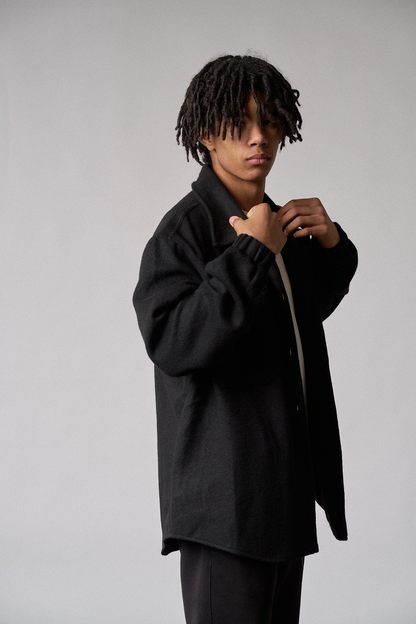 Stylish Black Shacket for Adults - Perfect for Casual Outfits, Layering & Outdoor Adventures