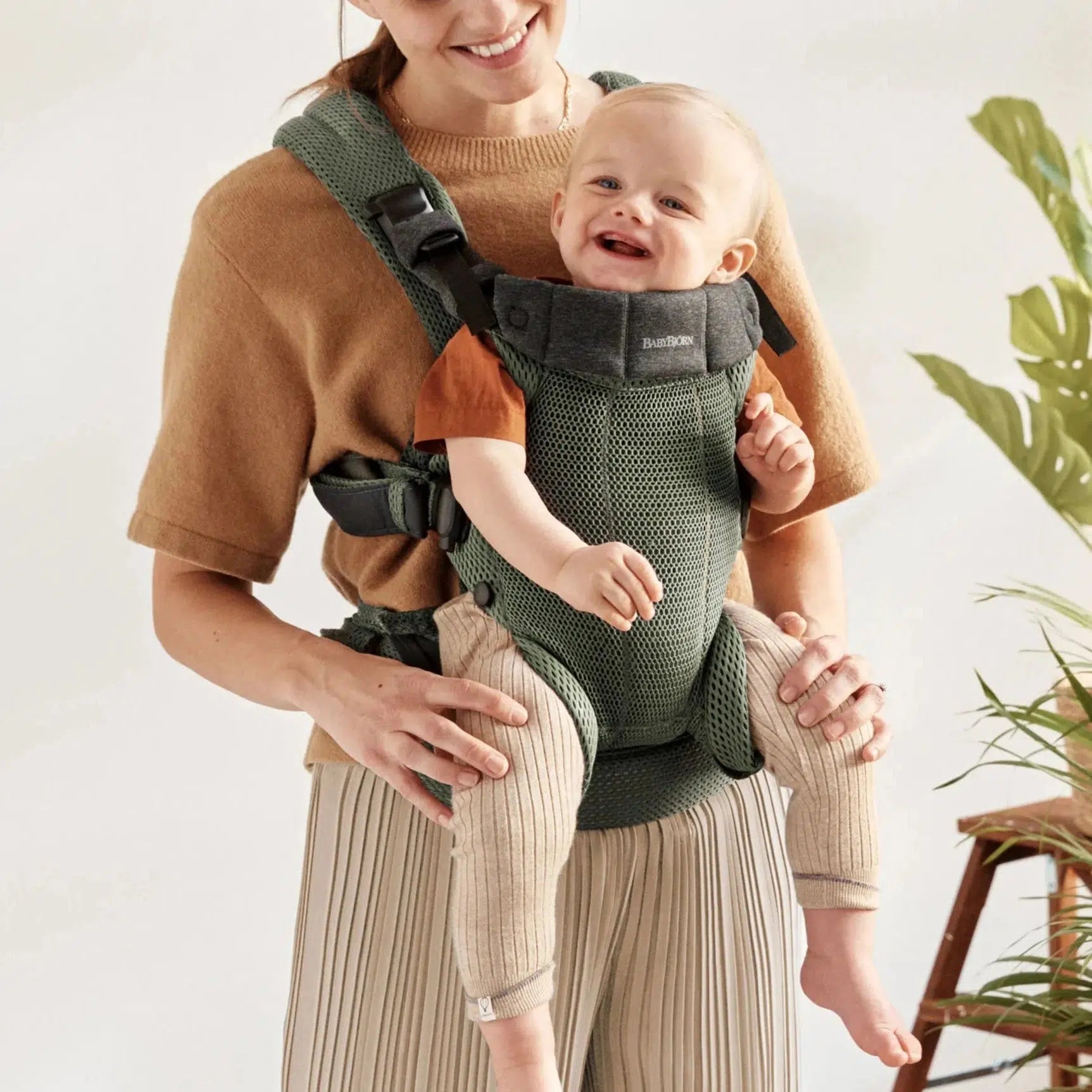 Baby Bjorn Baby Carrier Harmony - Dark Green 3D Mesh, Ergonomic Infant Carrier for Newborn to Toddler (0-24 Months), Hands-Free Baby Wearing for Parents, Perfect for Hiking, Shopping & Daily Use