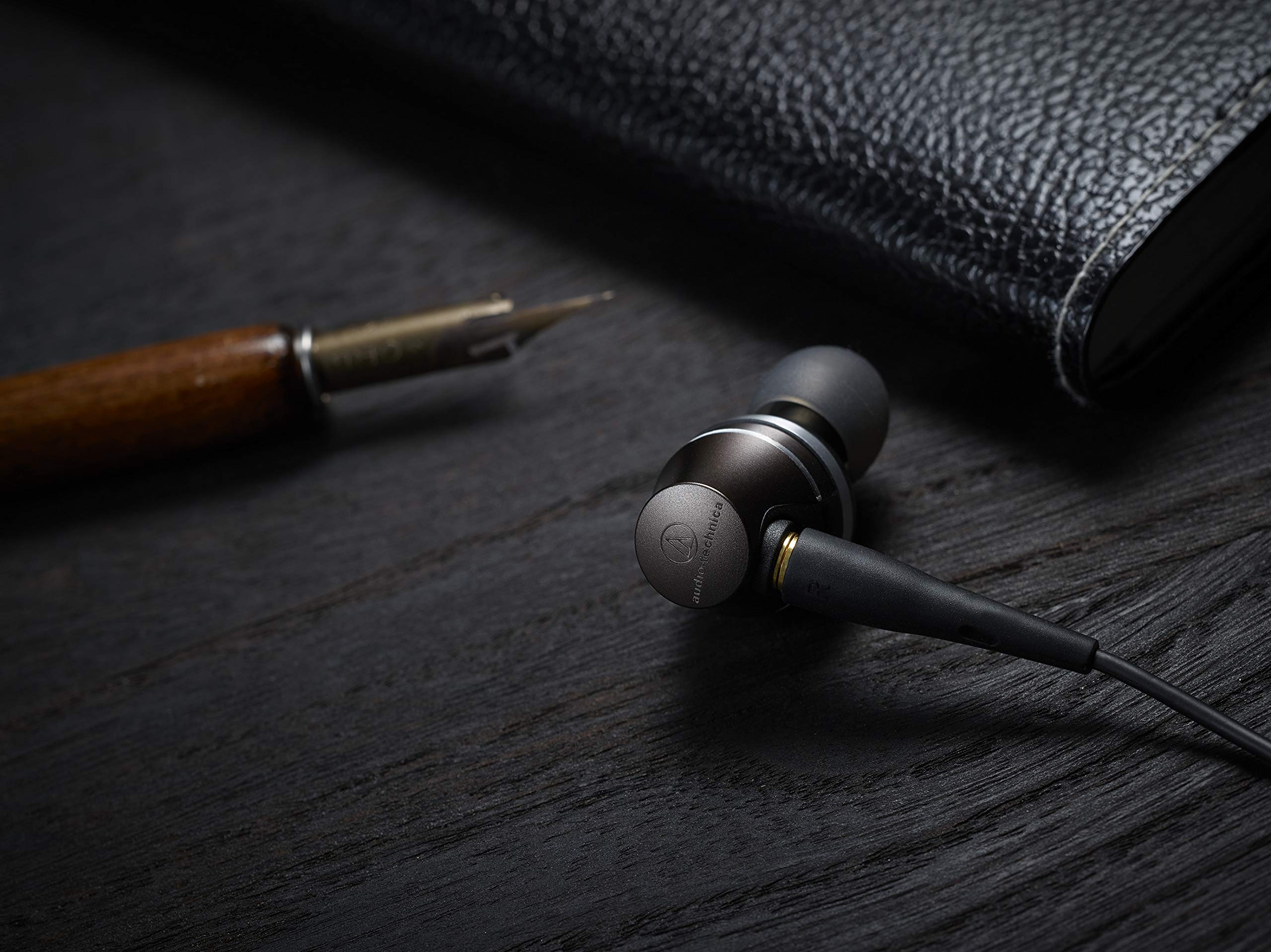 Audio-Technica ATH-CKR100iS High-Resolution In-Ear Headphones with In-Line Mic & Control - Premium Sound for Music Lovers, Commuters & Audiophiles