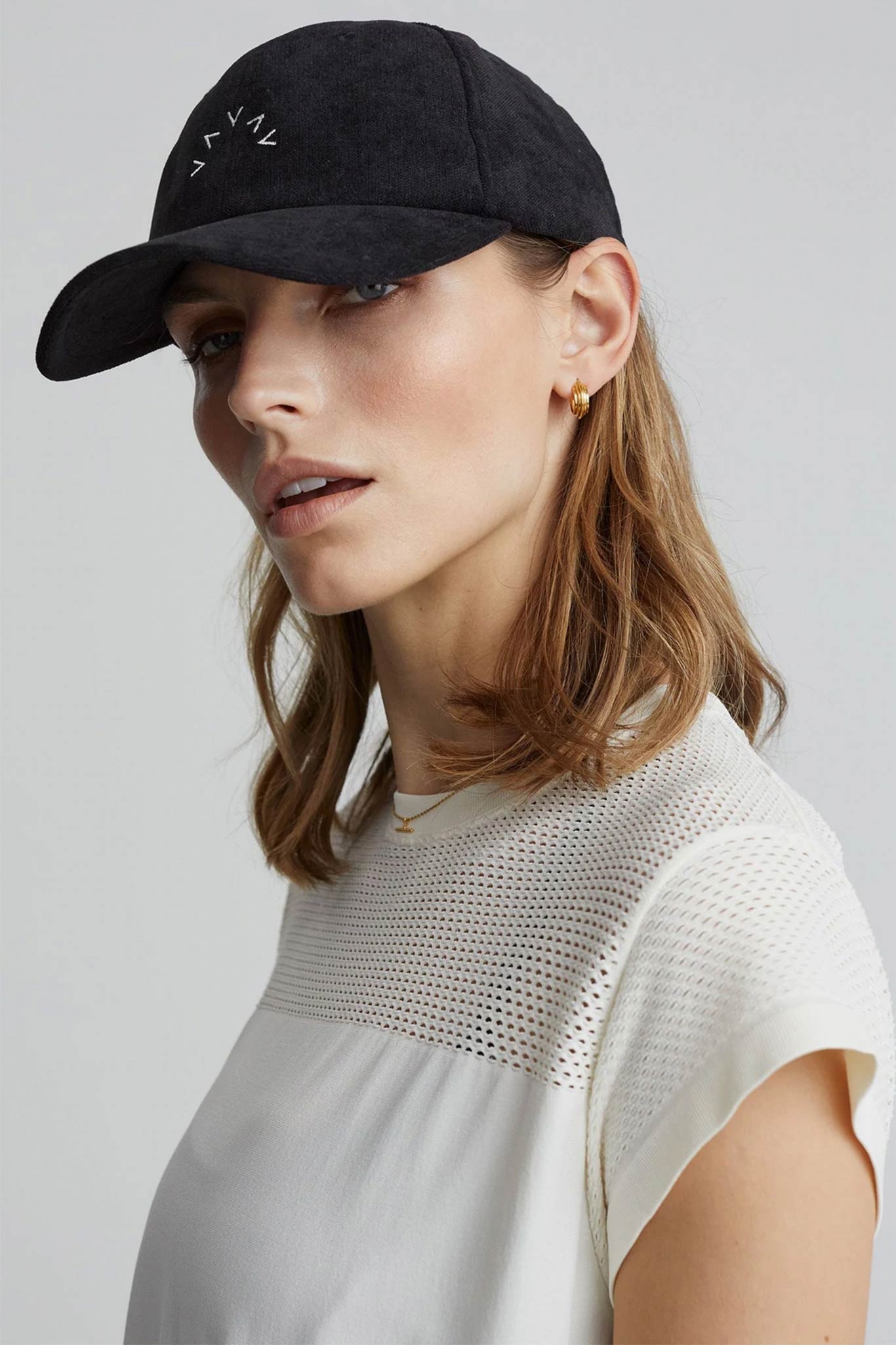 Franklin Cap - Stylish Black and Ivory Baseball Hat for Men & Women | Perfect for Outdoor Sports, Hiking, Running & Casual Wear
