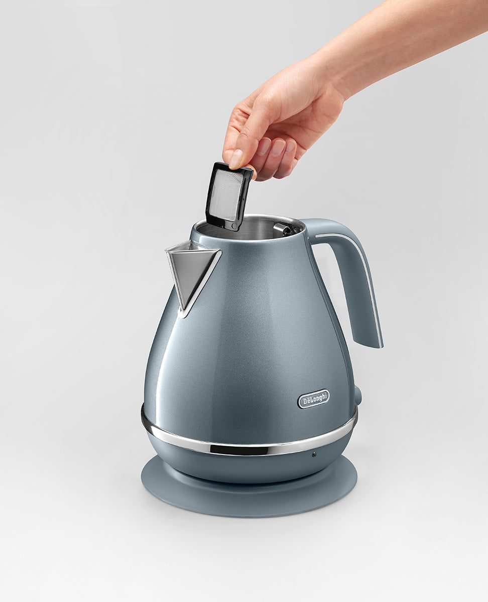 De'Longhi KBOT3001 Icona Metallics Electric Kettle - Stainless Steel, 1.7L, Fast Boiling, Cordless - Perfect for Home, Office & Tea Lovers