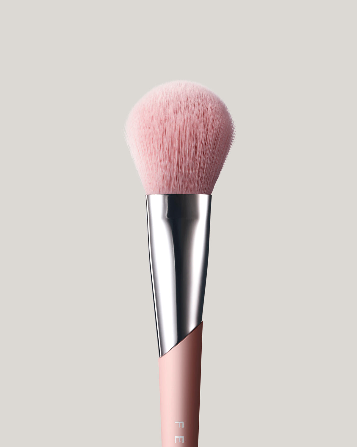 Professional Sculpting Bronzer Brush 195 - Soft Angled Contour Makeup Brush for Face & Cheekbones - Perfect for Contouring, Highlighting & Blending - Ideal for Professional Makeup Artists & Beauty Enthusiasts