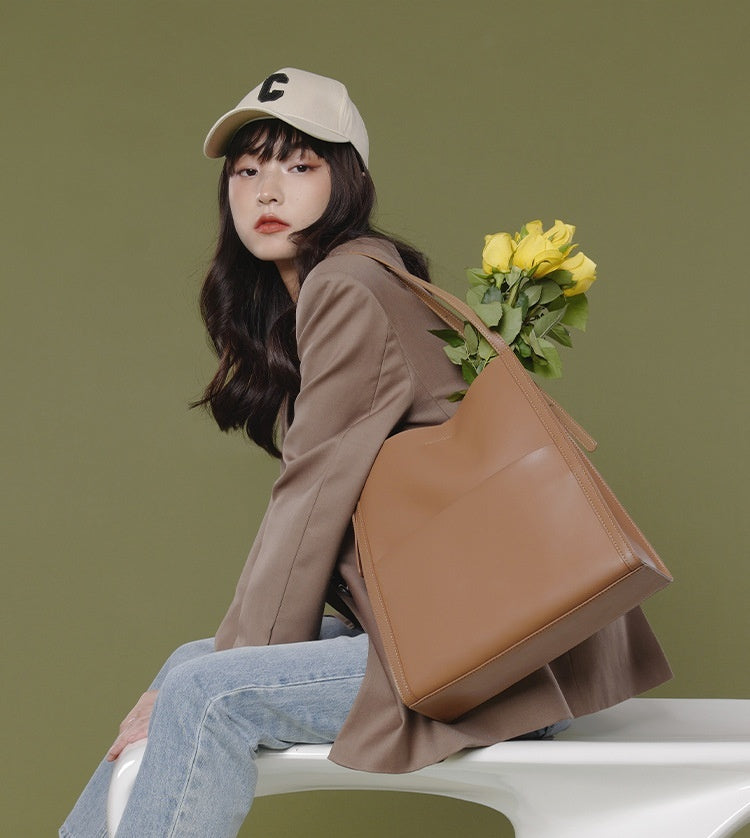 Genuine Leather Shoulder Bag for Women - Large Capacity Tote Handbag with Zipper Closure - Perfect for Work, Travel & Everyday Use