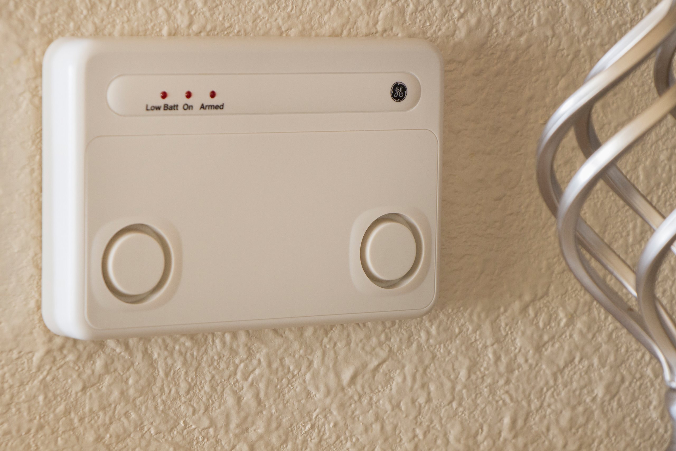 GE Choice Alert Wireless Alarm System - 110dB Loud Siren for Home Security | Burglar & Fire Alarm with Remote Control | Perfect for House, Apartment & Business Protection