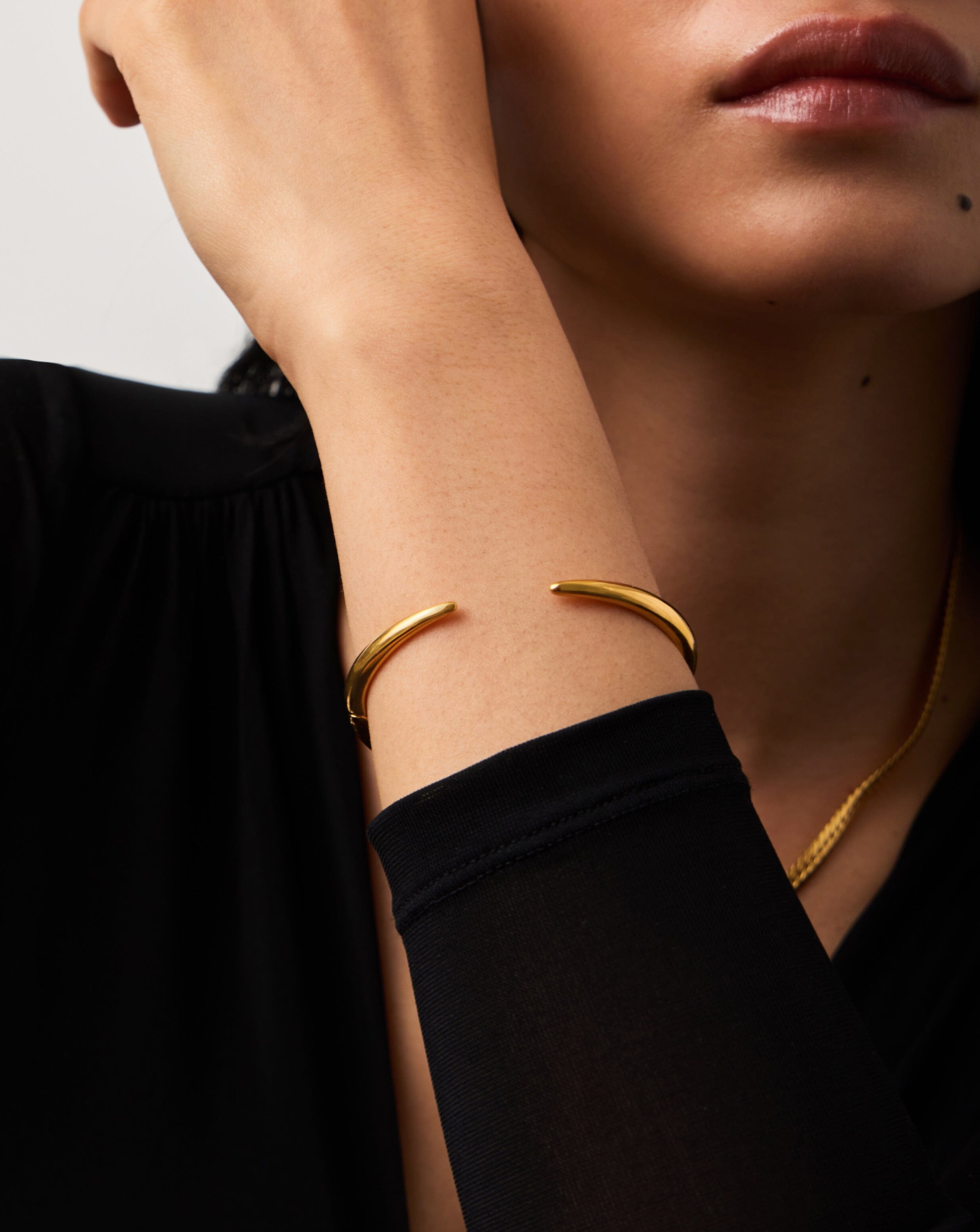 18k Gold Plated Claw Cuff Bracelet - Elegant Adjustable Bangle for Women, Perfect for Parties, Weddings & Everyday Wear