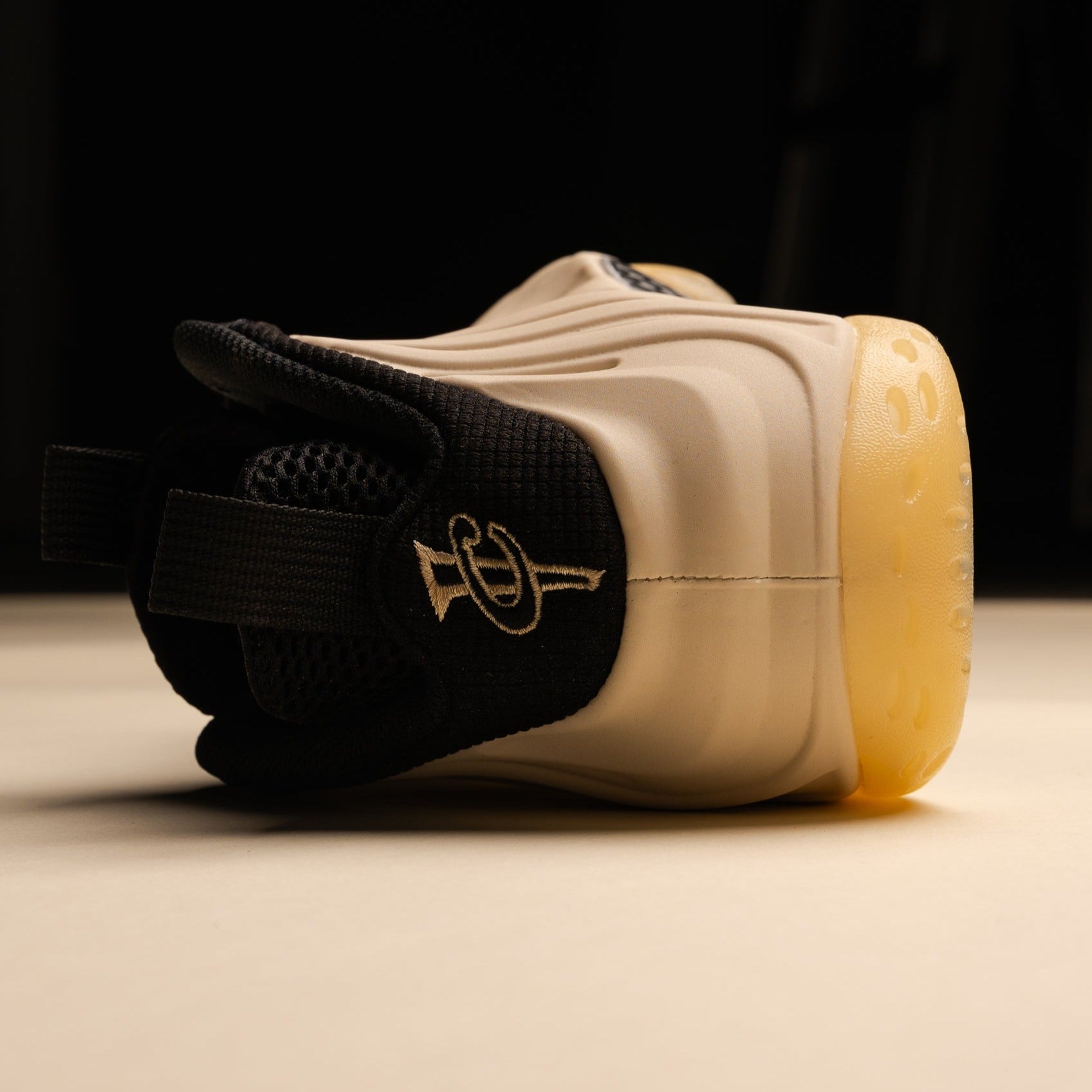 Nike Air Foamposite One 'Light Orewood Brown' Basketball Shoes - Black/Team Gold Colorway for Men - Perfect for Streetwear & Court Performance