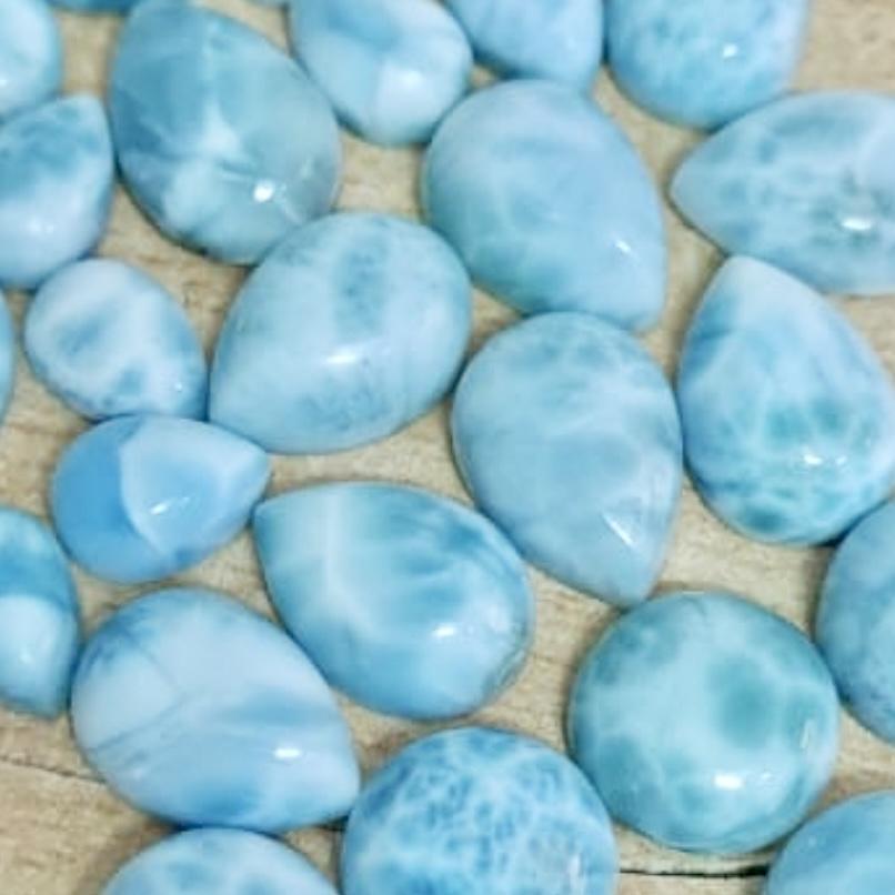 Elegant Oval Larimar Pendant Necklace for Women - Dainty Chic Jewelry Gift for Her - Perfect for Casual Wear, Date Nights & Special Occasions