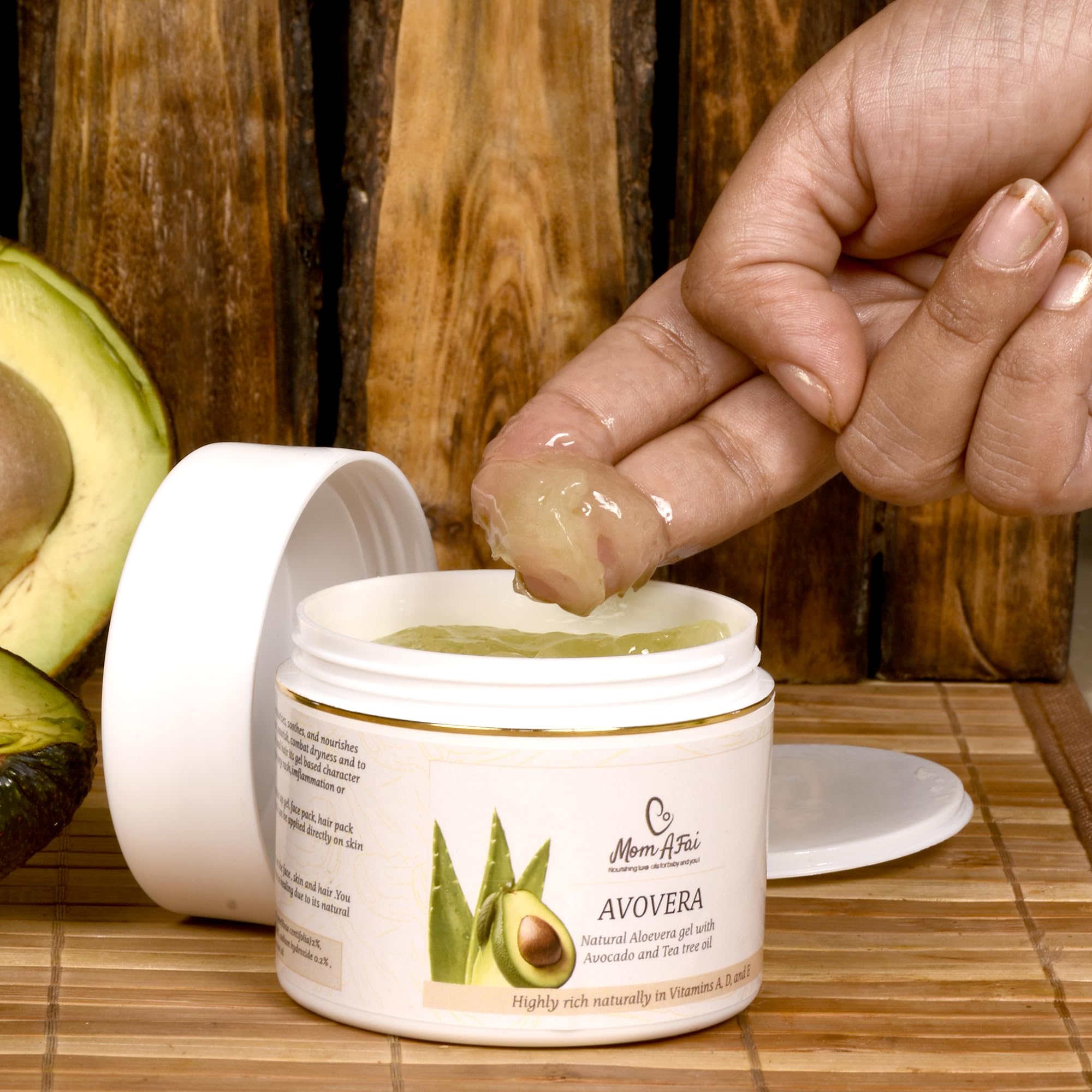 **Avovera Aloe Vera Gel with Avocado & Tea Tree Oil – Non-Sticky, Moisturizing & Brightening Skin & Hair Care for Women & Men – Fights Acne – 100g – Perfect for Daily Hydration & Acne Treatment**