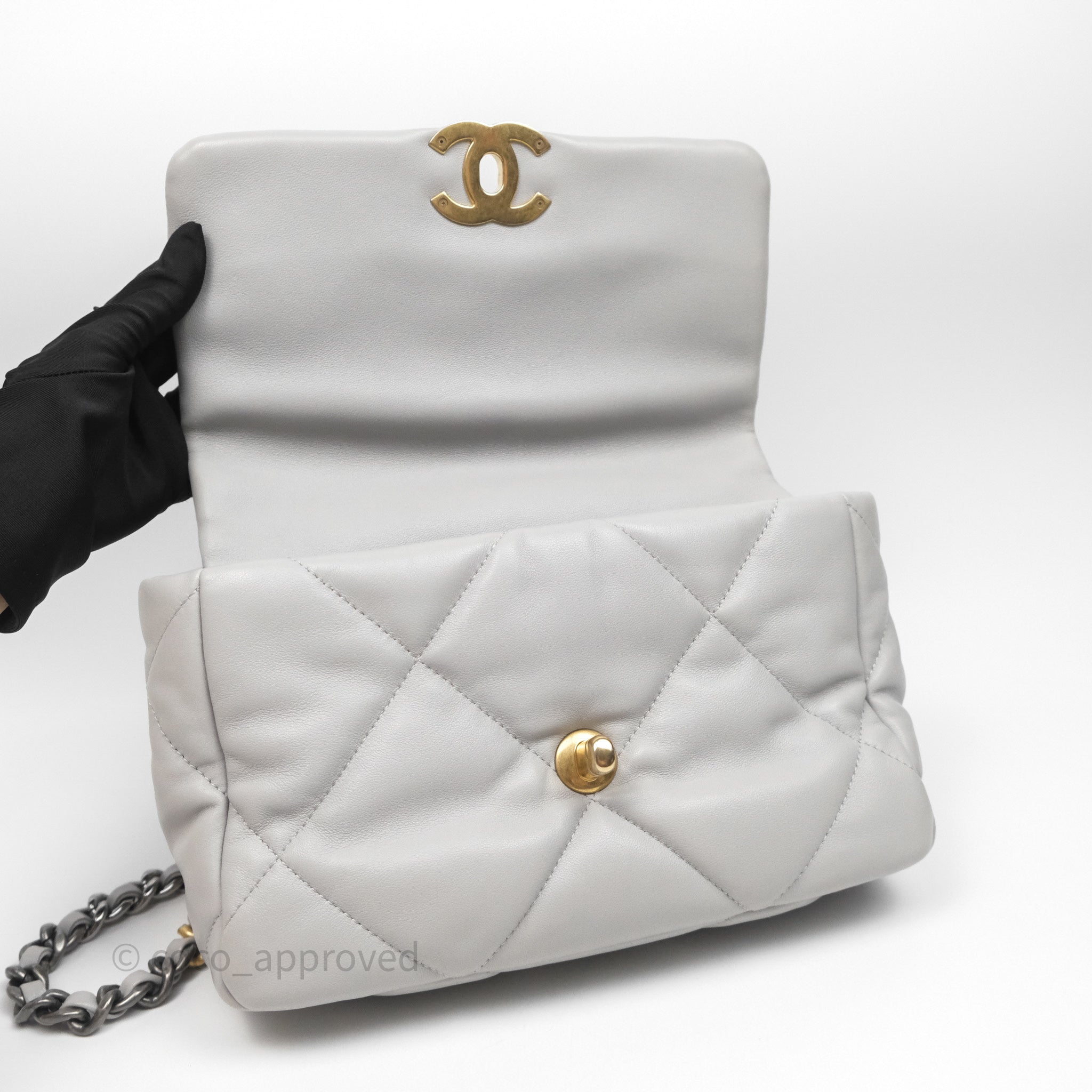 Chanel 19 Small Handbag in Light Grey with Mixed Hardware - Luxury Crossbody Bag for Women, Perfect for Everyday Use & Special Occasions